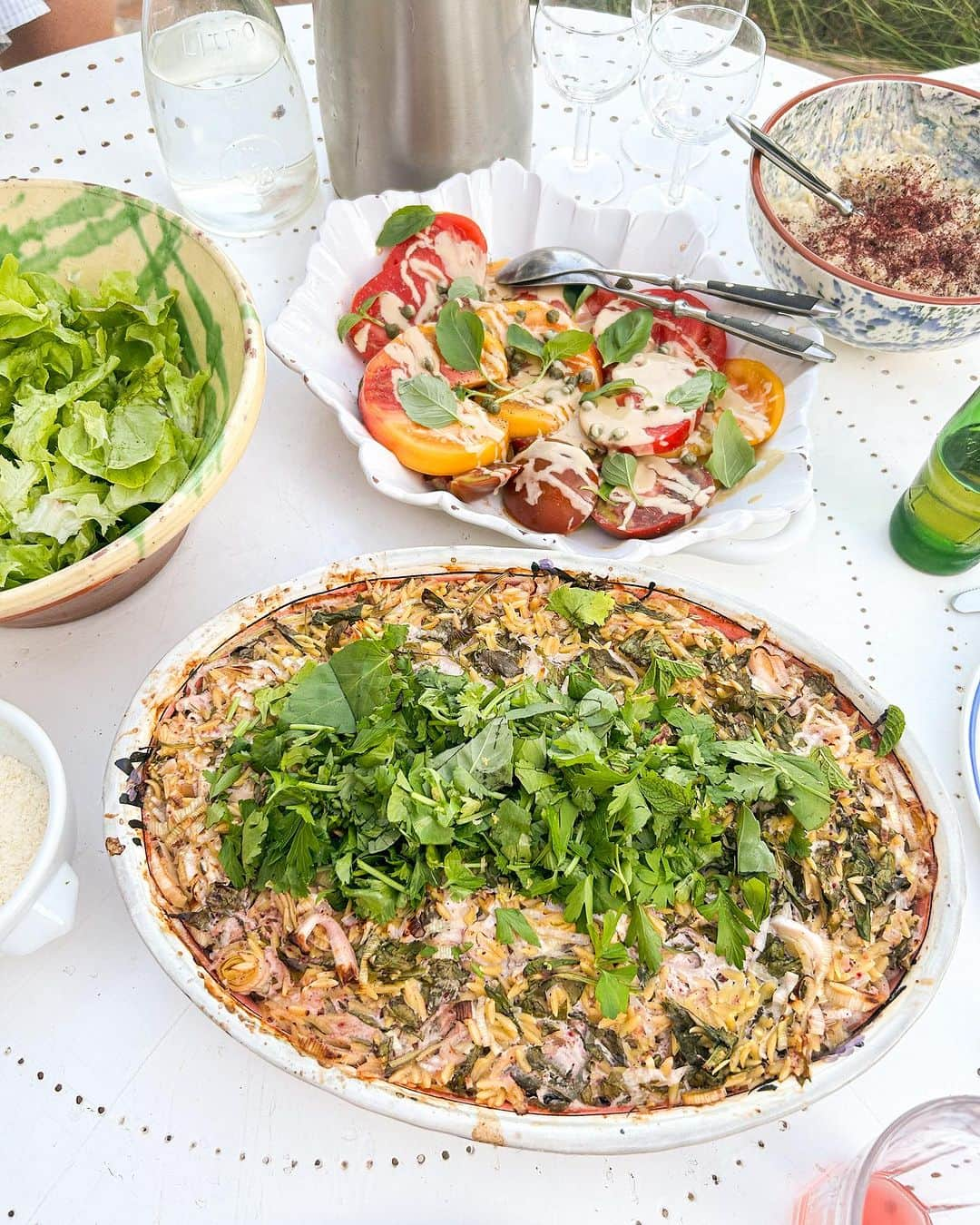 STIL IN BERLINさんのインスタグラム写真 - (STIL IN BERLINInstagram)「Oh the glory - and just a fraction of what we prepared and ate in Provence. Send me a message if you want a particular recipe 🍽️  1, tomatoes with tahini and capers 2, buttery grilled aubergines 3, grilled green beans and lemons 4, tomatoes with sumac onions 5, spiced aubergines with ricotta  6, melon, potato, herb, and roasted feta 7, melon, tomato, and mozzarella with chilies 🌶️ 8, orzo, herb and preserved lemon bake」7月23日 23時09分 - stilinberlin