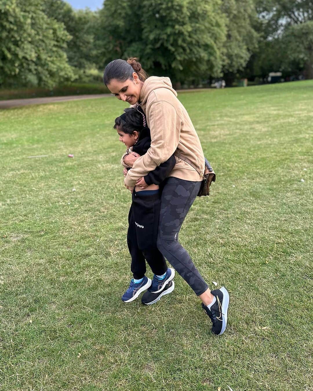 サニア・ミルザのインスタグラム：「You and me forever baby boy 🥰  Ps- he’s teaching me the Mbappe celebration in last pic 🤷🏽‍♀️」