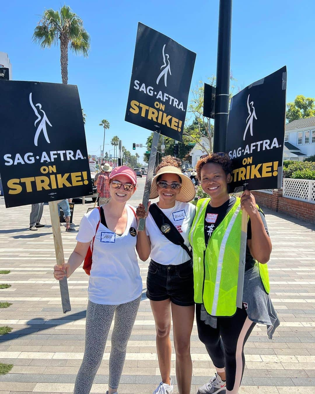 Kelly McCrearyのインスタグラム：「We out here. #sagaftrastrong #wgastrong」