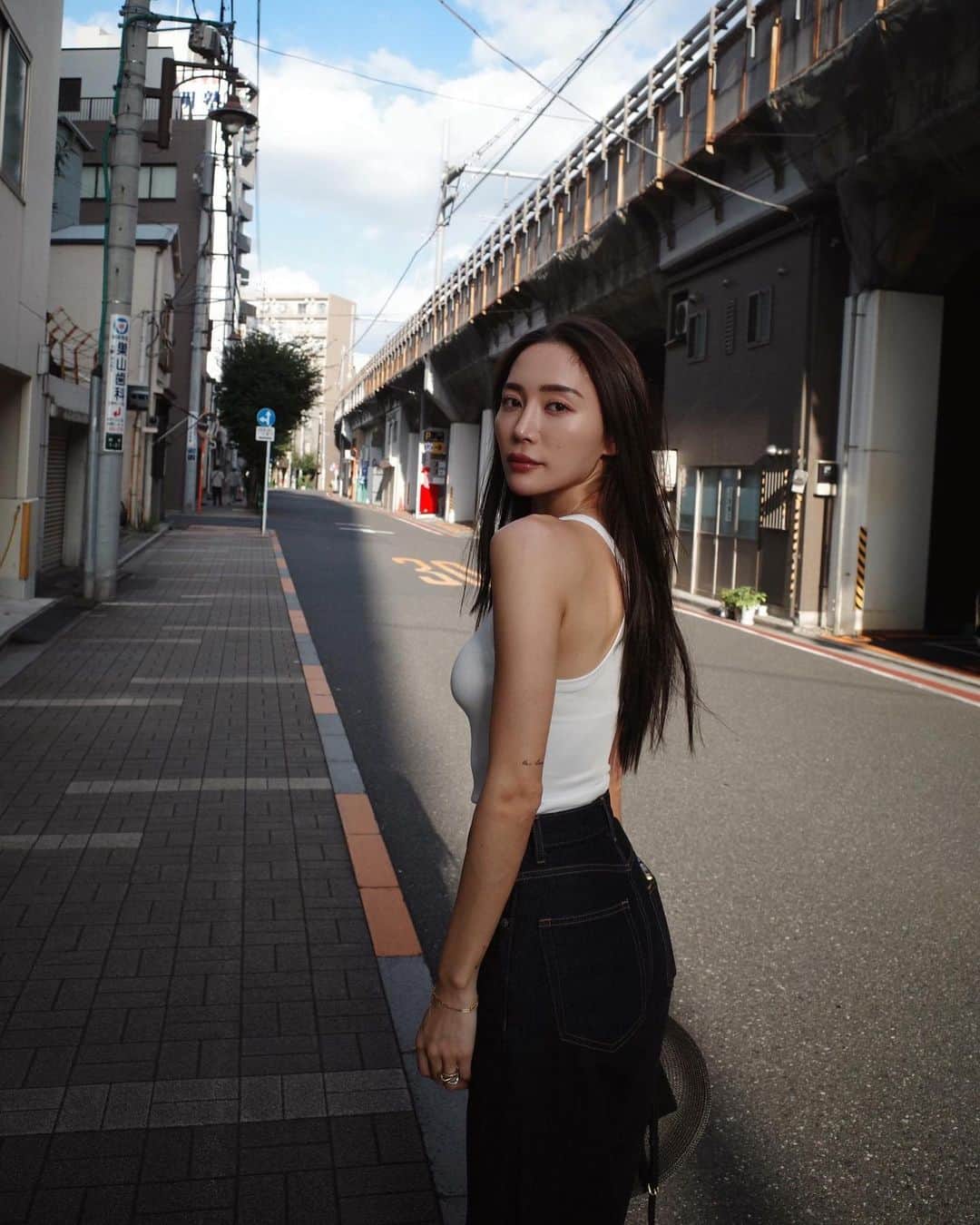 中島ケイカさんのインスタグラム写真 - (中島ケイカInstagram)「☕️🫶🏽  #outfit #ootd #coordinate #fashion #savoyclothing #celine #akte #moussy #balenciaga」7月21日 23時02分 - kathy_tan529