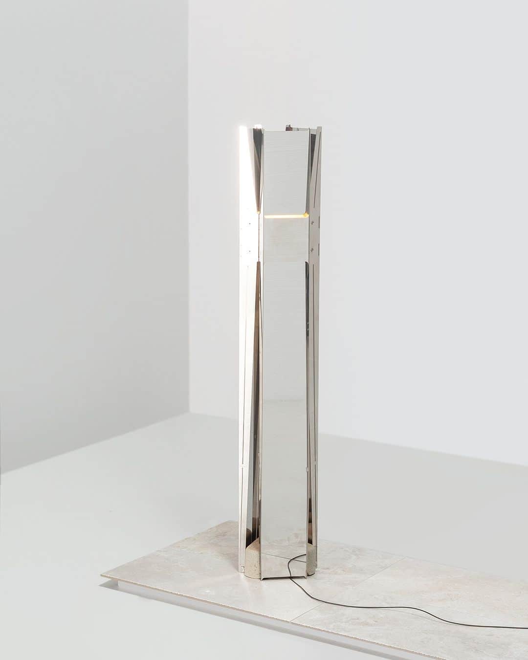 Design Milkさんのインスタグラム写真 - (Design MilkInstagram)「The luminous wonder of ...