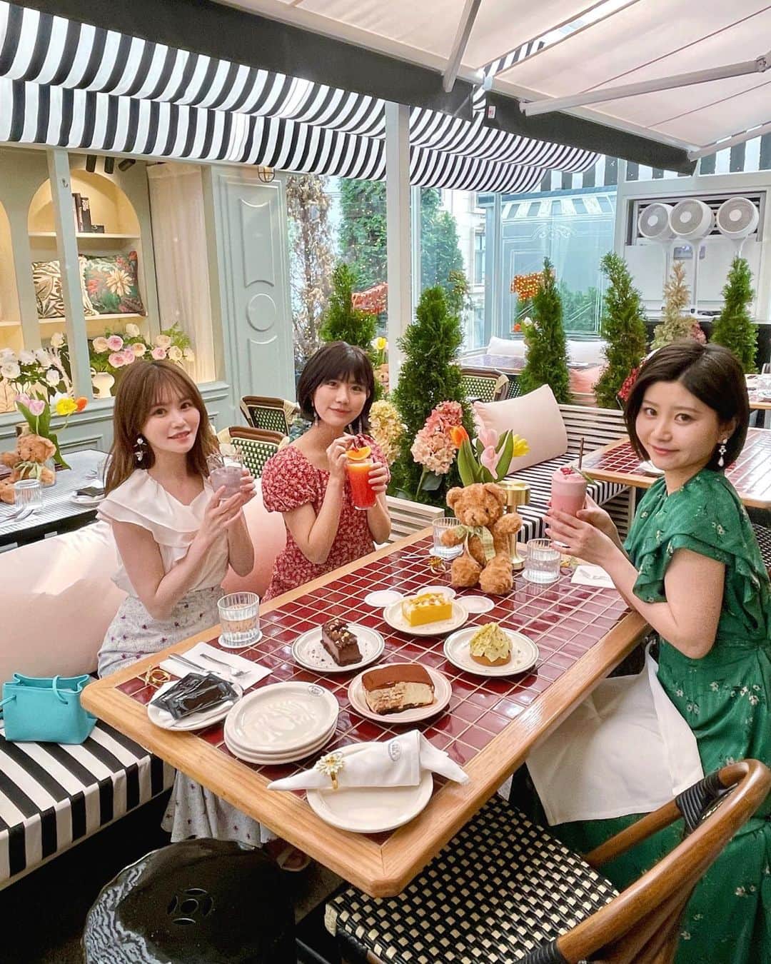 渡辺菜月のインスタグラム：「🧸  お二人と素敵な時間を送れて 幸せでした😌💞  #美人百花 #込山榛香 さん #大竹ひとみ さん #akb48 #stu48 #idol #渡辺菜月」