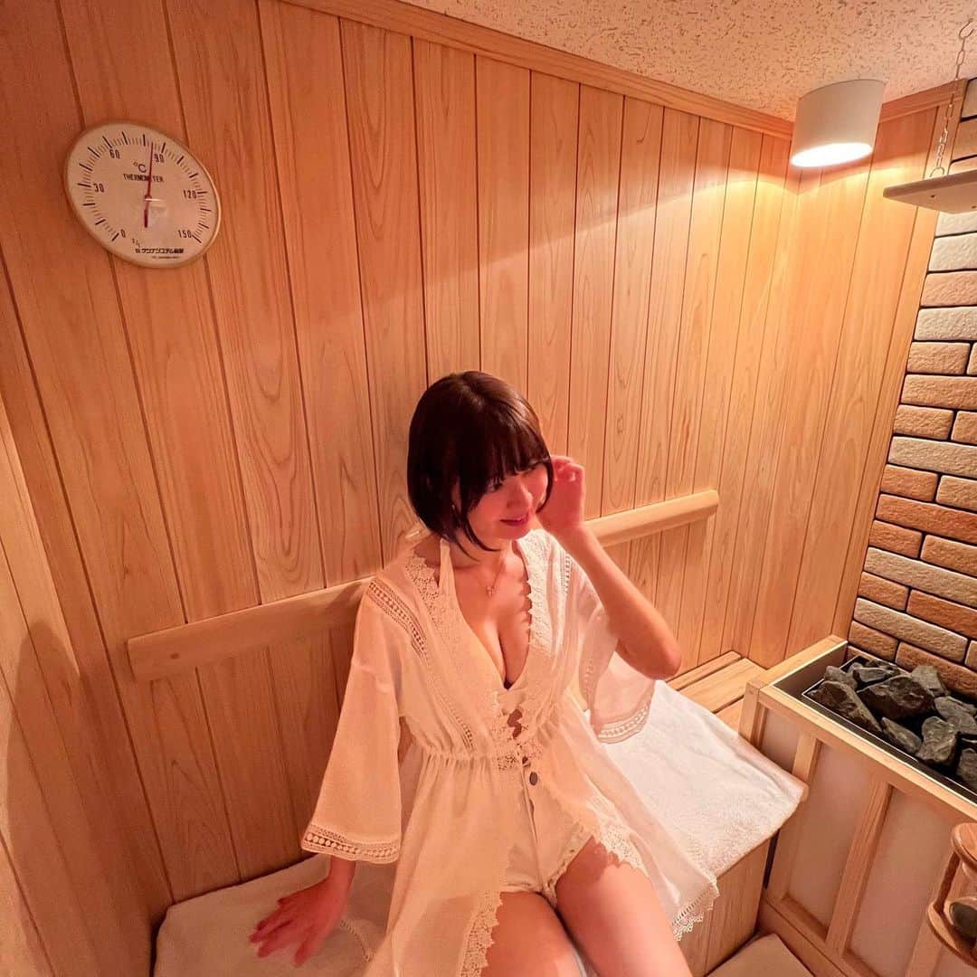 いけちゃんのインスタグラム：「歌舞伎町のサウナ付きホテル🫠🤍  @hotel_minato の系列ホテル🫶🏻 個室サウナなら人目を気にせず何時でも楽しめて最高すぎる  #新宿区ホテル#歌舞伎町ホテル#ホテルKABUKI」