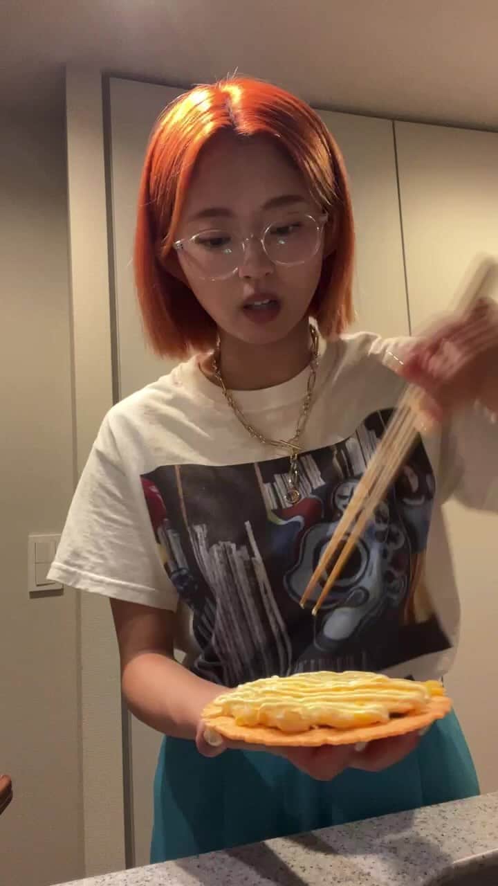 鈴本美愉のインスタグラム：「たません作り🍳 愛知の屋台名物です! みんなも作ってみてね〜」