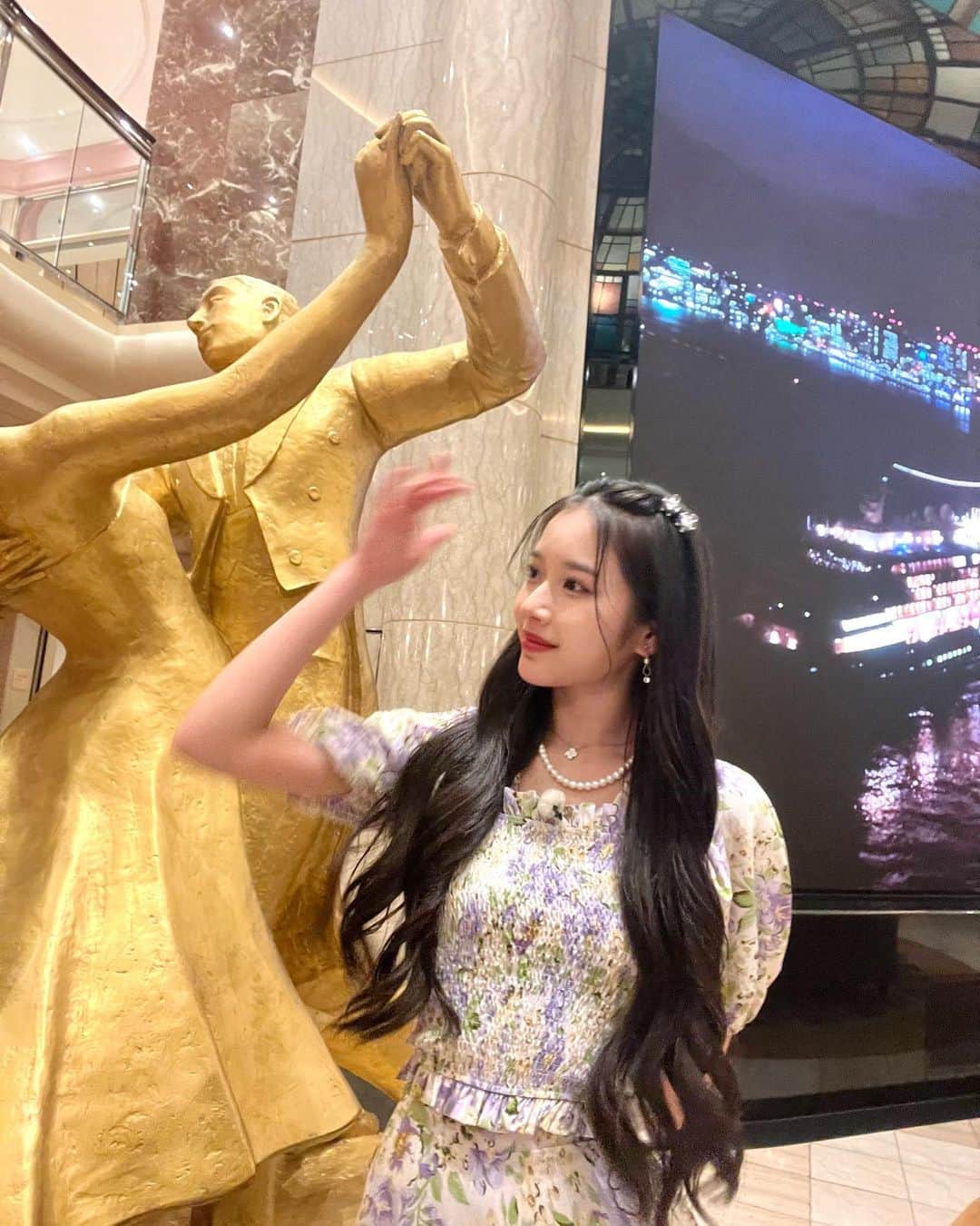 天翔天音のインスタグラム：「本日！📺 今夜✨ 7/21 (金)23時30分〜　  「ララLIFE」TBS 　“飛鳥II” 豪華客船2泊3日の旅へ🚢✨  2週連続出演します！今週は1週目放送ですˎˊ˗  なんと、、人生で初めて 親子で豪華客船旅で海の旅へ行って来ました🌊🏖️  “飛鳥II”に乗船をして素敵な時間を過ごしました♡  最高の旅を是非✨ 皆様も観てください！♡  #ララlife #tbs #親子旅 #豪華客船 #クルーズ船 #天翔天音 #05 #fashion」