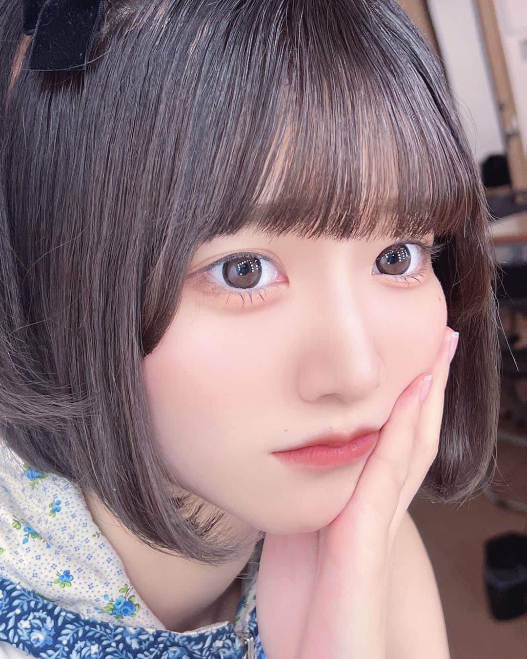 牧乃めいのインスタグラム：「帰りを待ってくれてる？  #粉我 #japaneseidol #idol #被写体 #被写体モデル  #被写体になります #ファインダー越しの私の世界 #撮影会 #アイドル  #自撮り界隈 #selfie #lfl #サブカル #likeforlike #いいね返しは絶対 #いいね返し #インナーカラー #model #地下アイドル #水色担当 #ootd #おしゃれさんと繋がりたい #ゴテゴテネイル  #ボブ #ミニボブ #좋아요 #맞팔」
