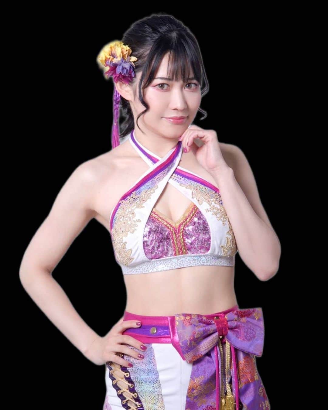 のインスタグラム：「今日は新庄南高等学校の文化祭でプロレスをしました。生徒も先生方も大盛り上がりで最高でした✨  以前も佛國寺（ぶっこくじ）の愛子大仏の前で奉納プロレスをさせて頂いたりしましたが、  文化祭、お祭り、パーティーこういうお祝い事で試合をさせていただけるのは貴重ですし、プロレスを初めて見る方のリアクションが新鮮でとても楽しかったです。ありがとうございました。   #PUREJ  #senjo  #山形  #文化祭  #新庄南  #谷もも #PUREJ #プロレス #プロレスラー」