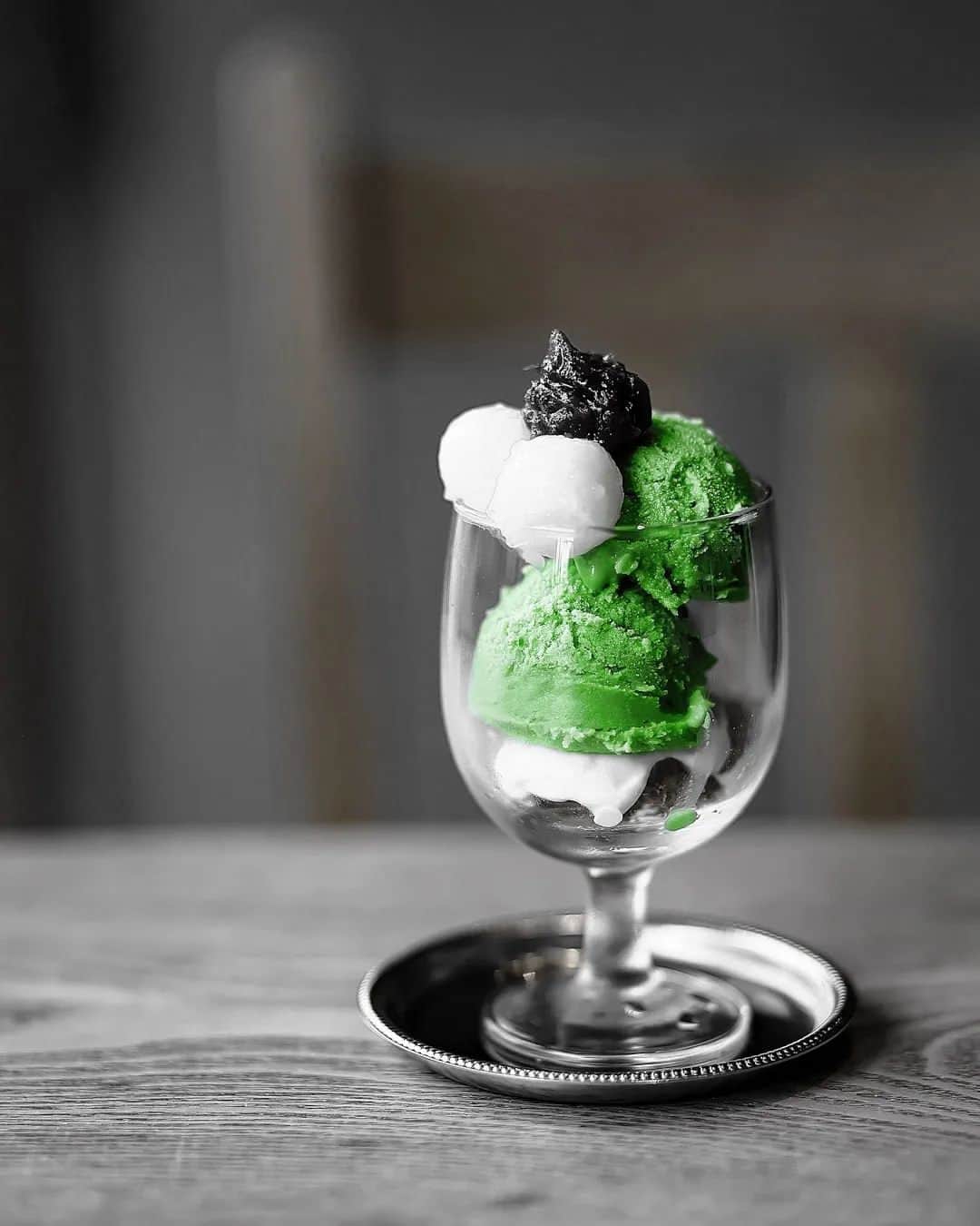 Matchæologist®のインスタグラム：「😍 We’re all about having a cup of #Matcha #Parfait! 📷 @g_kyotocafe definitely has the best idea for a perfect #MatchaDessert. 👌 Hands up if you agree! . 👉 Visit Matchaeologist.com and explore our range of artisanal matcha that will give you a myriad of possibilities in the kitchen! Matcha is perfect for jazzing up any dish to make it into something totally #Matchamazing! 😇 . 👉 Click the link in our bio @Matchaeologist. . Matchæologist® #Matchaeologist Matchaeologist.com」