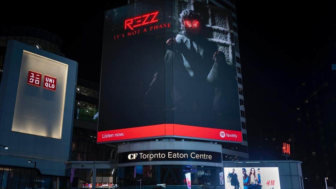 REZZさんのインスタグラム写真 - (REZZInstagram)「WOW holy shit these billboards downtown LA & Toronto for my EP release !!!  Thank you @spotify @spotifycanada」7月22日 0時12分 - officialrezz