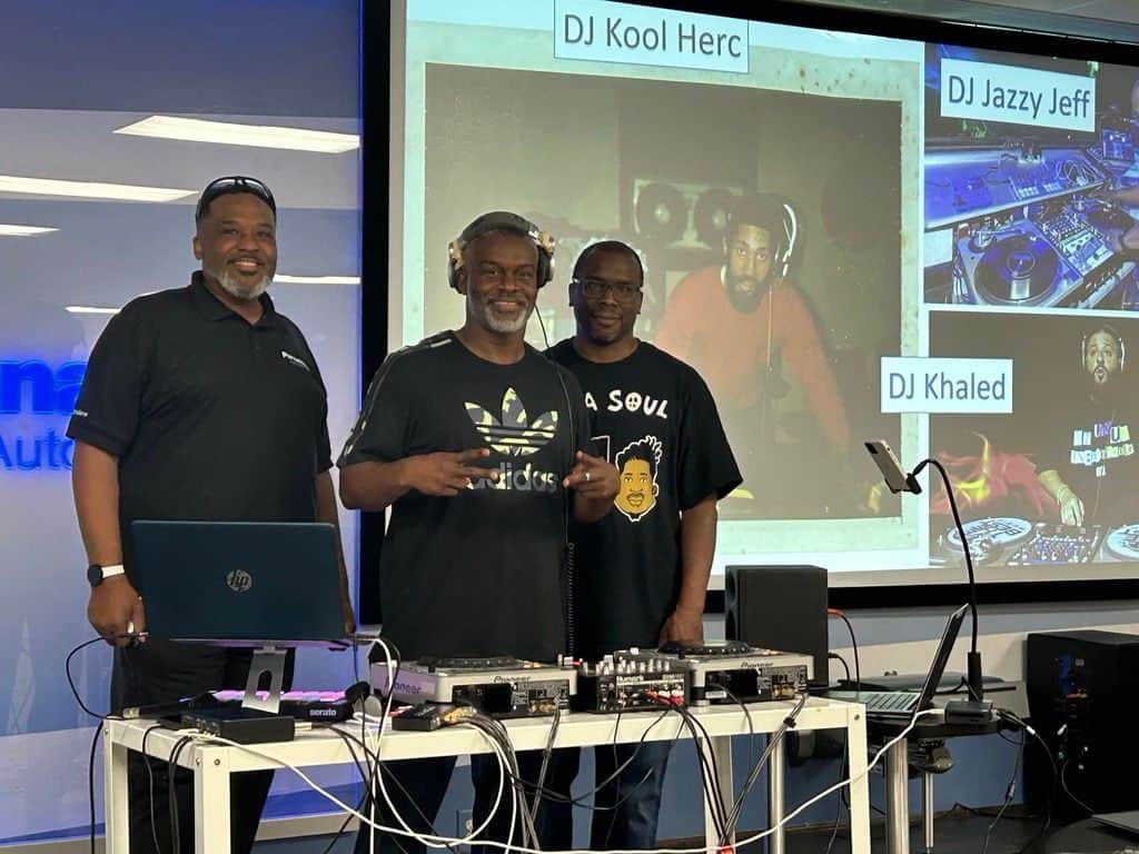 Panasonicのインスタグラム：「It's so important to find time to pursue hobbies and interests that make us whole outside our day-to-day jobs. For @panaauto Engineer Kevin Hurlock, this means dedicating a few extra hours to his favorite craft - DJing. Recently, Kevin had the opportunity to combine his love of music to DJ at Panasonic's "50 Years of Hip-Hop" Celebration. We're proud to support our employees in their passions in and out of the office -- read more about DJ Kevin's journey using the link in our bio! 🎧」