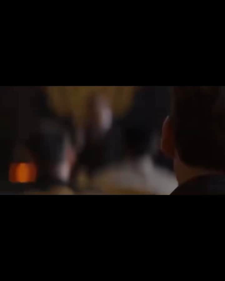 ミーシャ・コリンズのインスタグラム：「This is why we are striking…   Clearly, major studios are already deploying AI to copy my likeness to make otherwise ho-hum scenes pop off the screen. Can you believe they paid me not a dime for this? (That, or this background actor went in to a plastic surgeon and said, “I don’t care what it costs… Make me look like Misha Collins.”)」