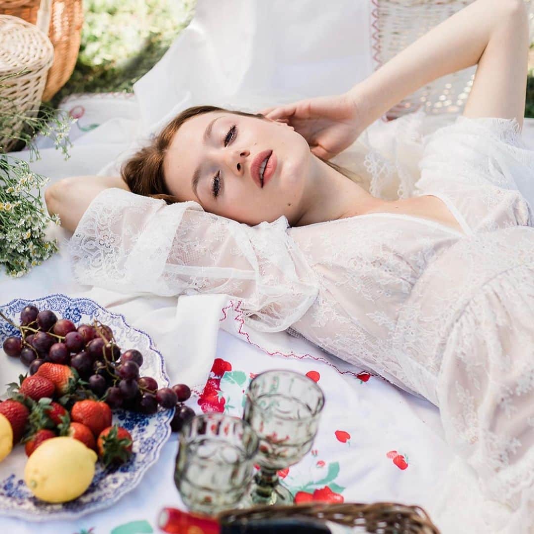 のインスタグラム：「Our whimsical FLORENTINE dress is part of our summer sale!   Designed & made in California for the bohemian bride🍃   Happy Friday! k&b😘  #summersale #wedding #weddingday #bridal #vintagestyle #laceweddingdresses #bohobride #engaged #sale #modernbride #lifestyle」