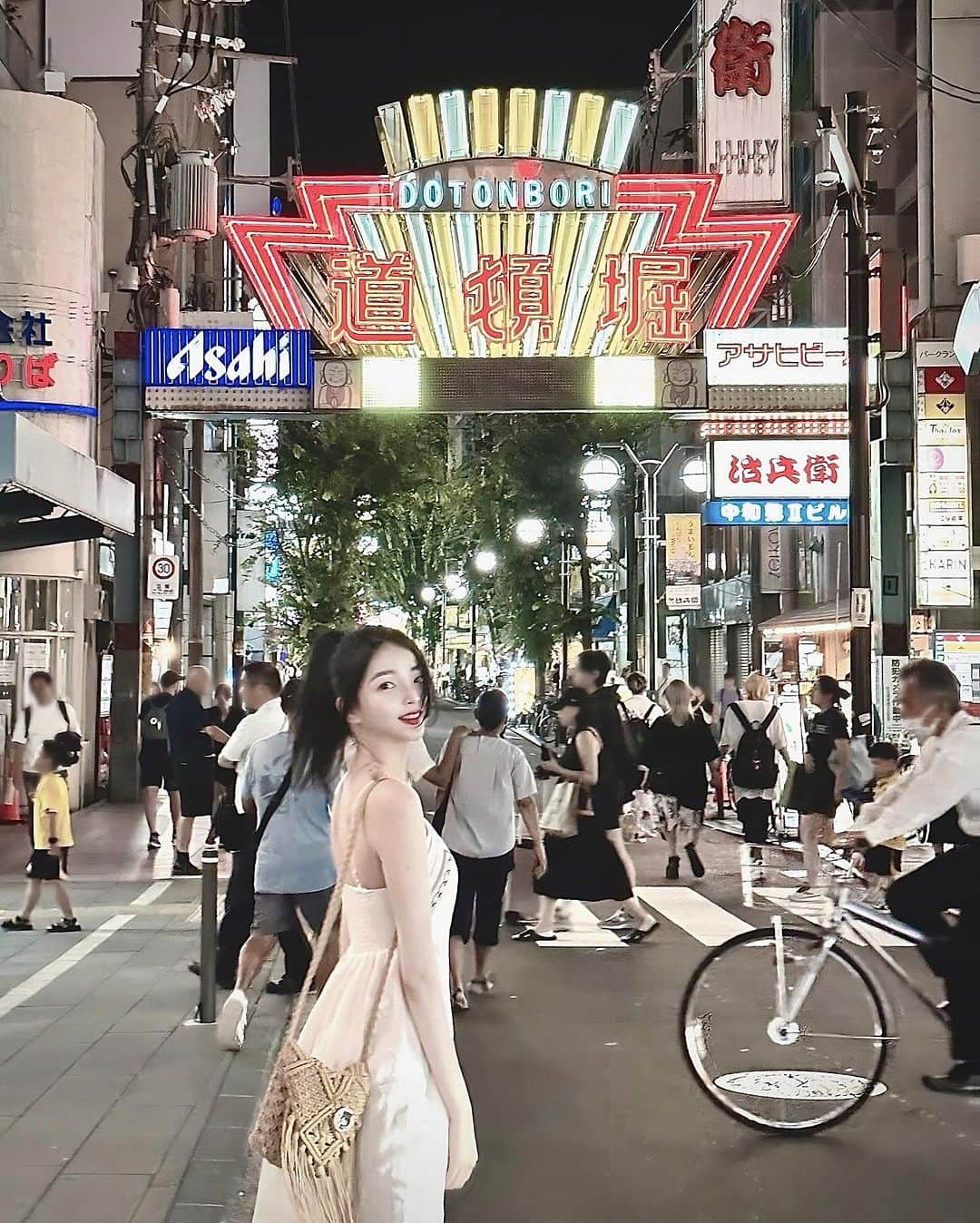 ユジョン のインスタグラム：「久しぶりだね、日本！ #도톤보리」