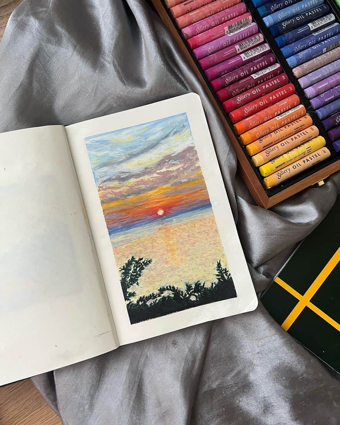 木下美咲さんのインスタグラム写真 - (木下美咲Instagram)「夏🎨  #painting #oilpastel」6月28日 10時11分 - happyberry7