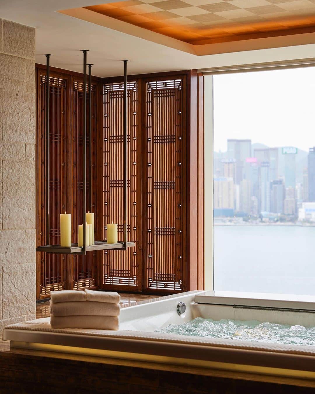 のインスタグラム：「The scene of the most relaxing day of your week—The Spa at The @peninsulahongkong is a respite from the hustle-bustle of Hong Kong.」