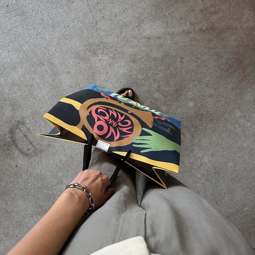 Lisaのインスタグラム：「☀️🌻🍉👙🐬🌺🏖️」