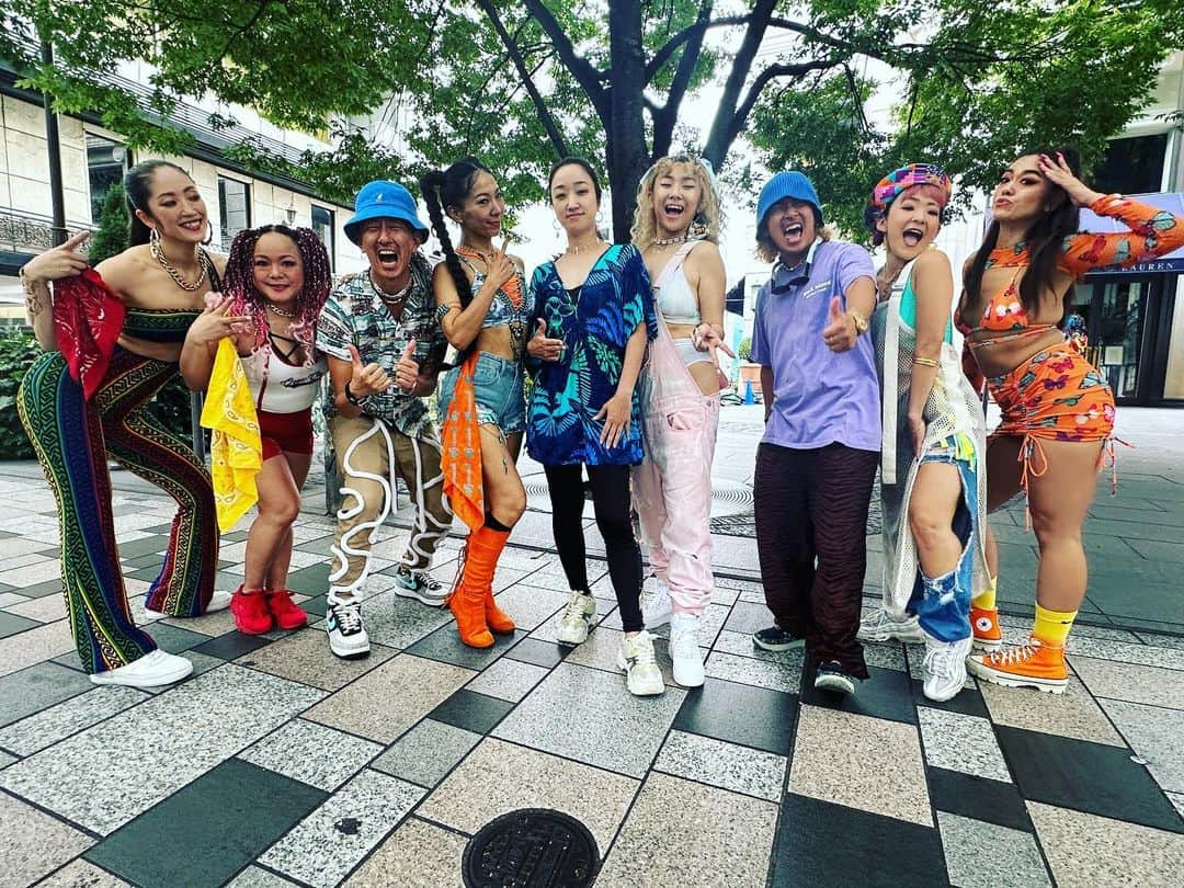 lecca_officialさんのインスタグラム写真 - (lecca_officialInstagram)「@maxxxx_tokyo @maimaiomj @missrudye @shootshimada @bombomdhqjapan @arisa_antz  @sanae048 @motocomotocomotoco  @nattsun_bixis @aby_moniq  @eri.mermaid @canadiann.doll__  @_nanablasiannn   3か月連続配信リリース、真ん中の第二弾は 7月12日配信 ohayo-gozaimasu  日本を元気にしてくれる最高のダンスホールクイーンやダンサーちゃんたちが渋谷に集結してMV撮影してきたよ！＠maimaiomjがビッグママのようにみんなを集めてくれて感謝感激っす！  全員めちゃくちゃかっこよくて、ハッピーで、たくましくて美しくて❤️‍🔥❤️‍🔥❤️‍🔥❤️‍🔥❤️‍🔥  私を含め日々の仕事や雑事に人生にややお疲れぎみだったスタッフさんや大人たちが撮影後に生まれ変わったように元気になって帰って行きました！  マイナスイオンみたいな何かが溢れてるんだと思う、この人たちから🌞❤️‍🔥 人を痛めつけたり傷つけたりする何かじゃなくて、 人を元気に幸せにする何かが❣️🔥🔥  とにかく元気になってね。 しんどい時こそ明るくね。❤️‍🔥❤️‍🔥❤️‍🔥  #lecca #ohayo-gozaimasu #7月12日out」6月28日 9時48分 - lecca_official