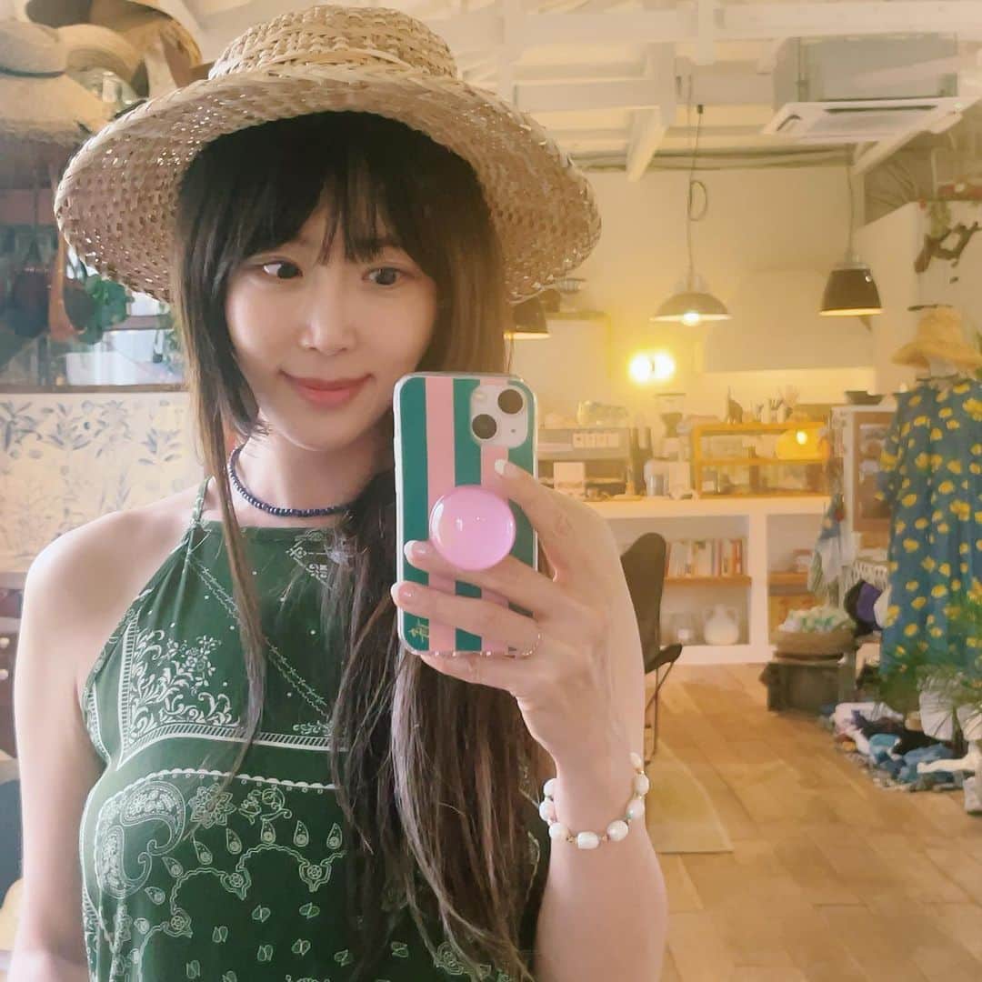 カン・イェウォンのインスタグラム：「🍀💚  나의 안식처🏡」