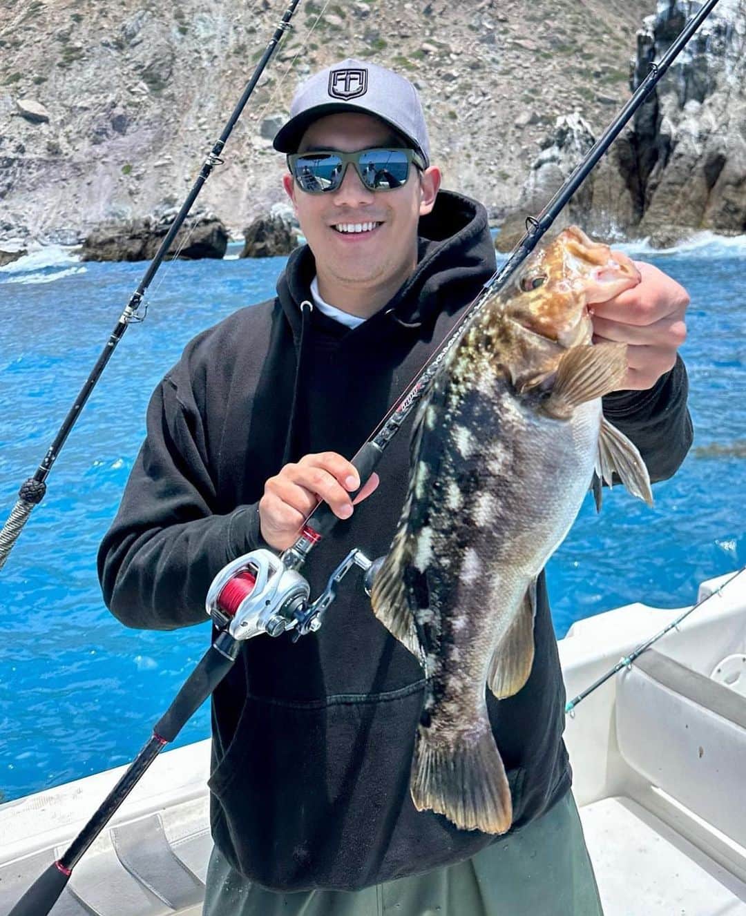 Electric_Fishingのインスタグラム：「Island checkers.  #ElectricSunglasses #PolarizedSunglasses #StyleThatPerforms #ElectricFishing」
