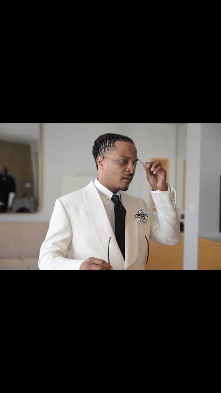 T.I.のインスタグラム：「So I went 007 Met Gala tux at da @betawards wit da  off white/eggshell dinner jacket shawl lapel satin button on dey ass & den went emerald green trousers w/da black satin stripe for da beauty of it.... collaboratively designed/curated by 🙋🏽‍♂️& custom made to fit by  @hideokibespoke  Better Know we went Belligerent Billions on dey ass udigg...Best dressed is da worst case suga' tuh😤 dey put it on We POUR it on... This what ya call clean as duck nuts ladies and gentlemen... 'twas a pleasure... til we meet again, You're Welcome 🫡 & Free Jeffery btw #BusinessisBusiness」