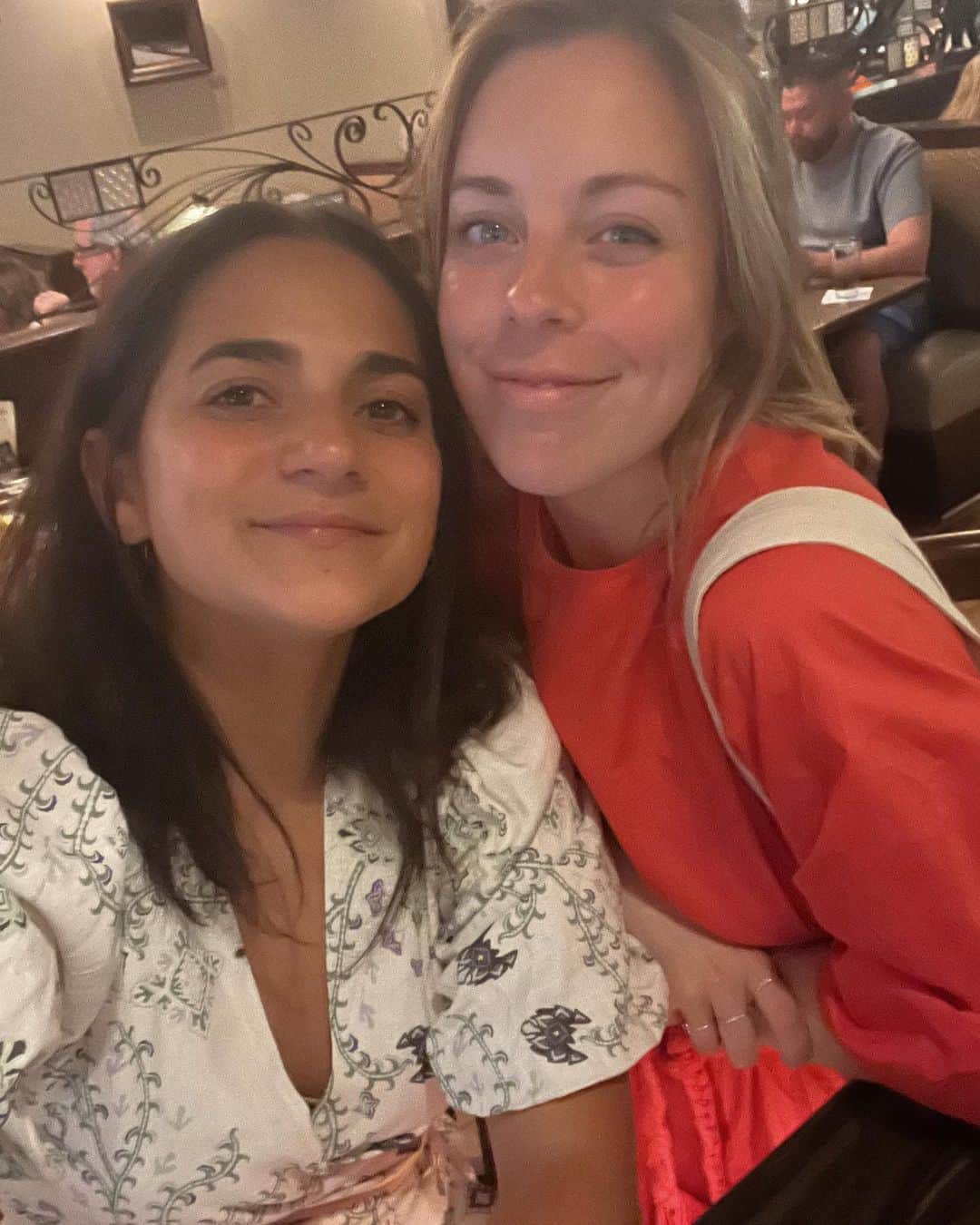 アシュリー・ワグナーのインスタグラム：「Saw a bear ✔️Forged a river ✔️Avoided Skinwalkers ✔️Celebrated the best seester I could ever ask for✔️✔️✔️✔️✔️✔️」