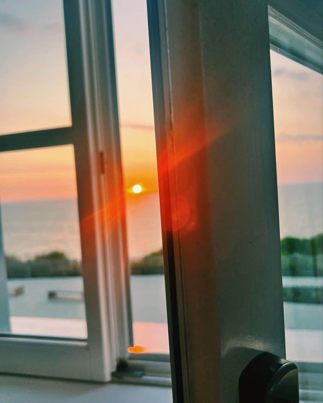 美波さんのインスタグラム写真 - (美波Instagram)「夜の11時まで明るくって、トロトロに埋もれていくキミをいつまでも眺めていたかった。」6月28日 2時10分 - minamimanim