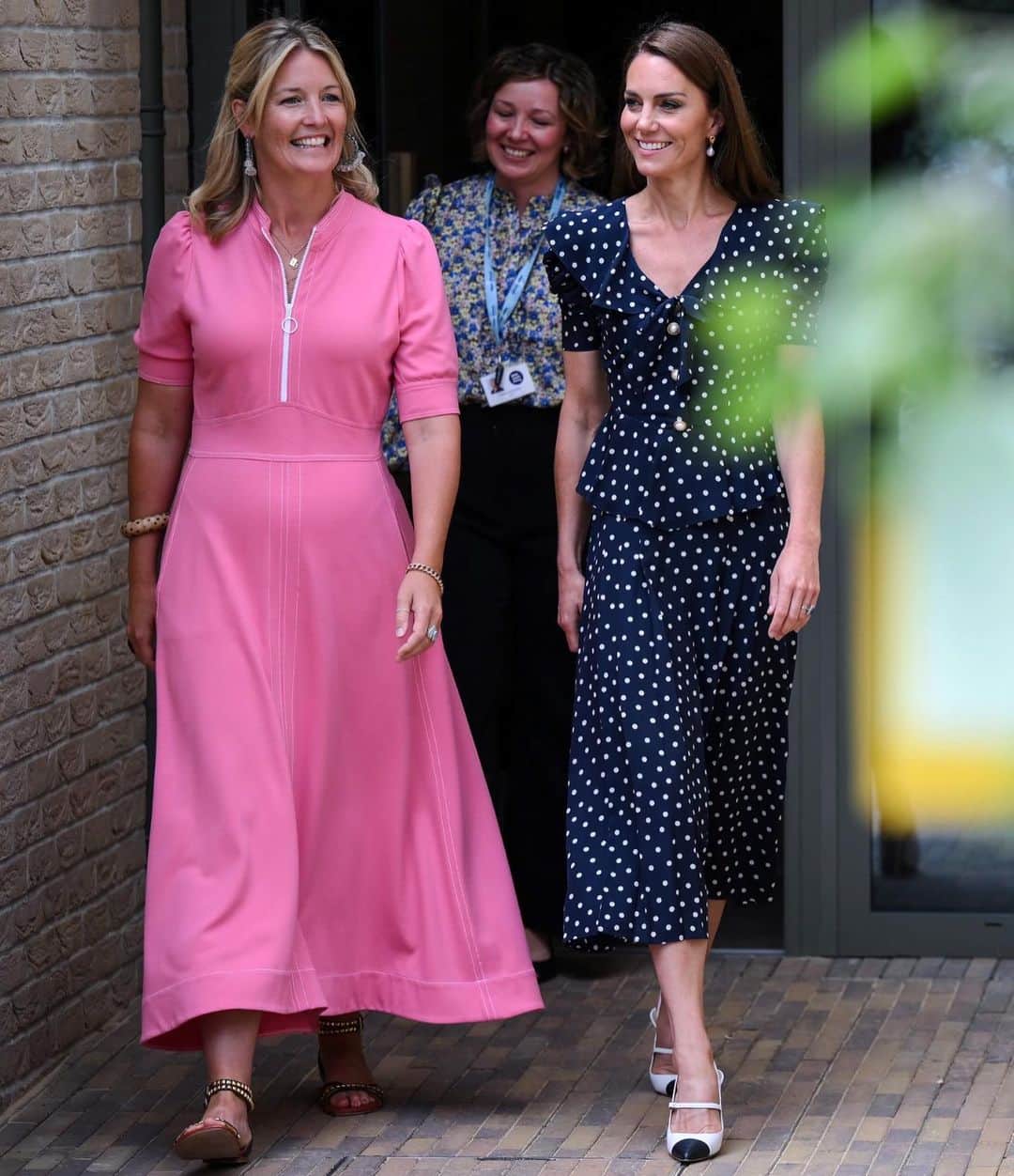 Just Jaredさんのインスタグラム写真 - (Just JaredInstagram)「Catherine, Princess of Wales (in Alessandra Rich) stops by the opening of the new facility, Hope Street. Hope Street is a new residential community to help support women in the justice system. #KateMiddleton Photos: Getty」6月28日 2時33分 - justjared