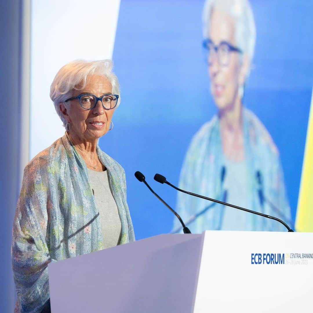 クリスティーヌ・ラガルドのインスタグラム：「Marvellous day here at the #ECBForum in Sintra, full of interesting discussions with top policymakers and academics about monetary policy and inflation.  Looking forward to more inspiring sessions tomorrow!  📸 by @yourimage.pt / ECB」