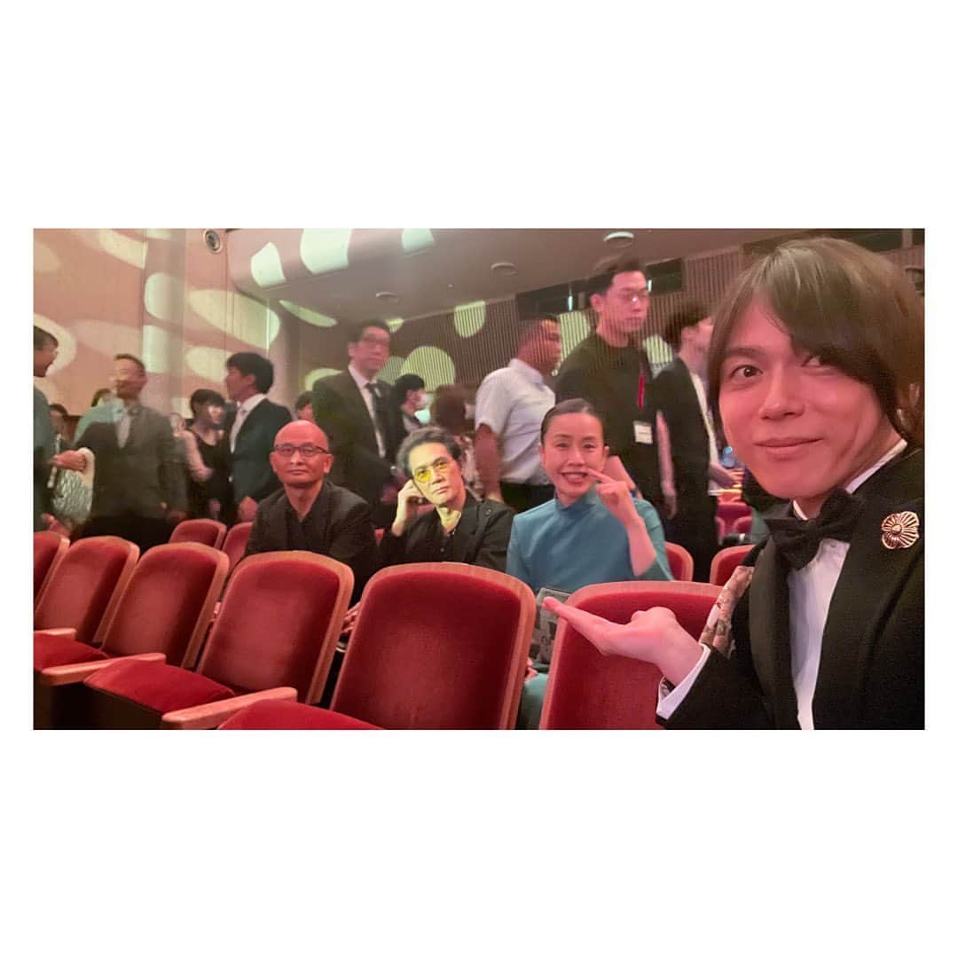 塩谷瞬さんのインスタグラム写真 - (塩谷瞬Instagram)「short short film festival &Asia2023 🎞️  今年も受賞式に参加してきました✨  やっと世界から沢山のartistが集まって嬉しい！  別所哲也さんリリコさん映画祭teamの皆様 25周年おめでとうございます！✨  映画は人生に彩りを与える。  https://www.shortshorts.org/  #shortfilmfestival #shunshioya #塩谷瞬」6月28日 2時57分 - shunshioya_official