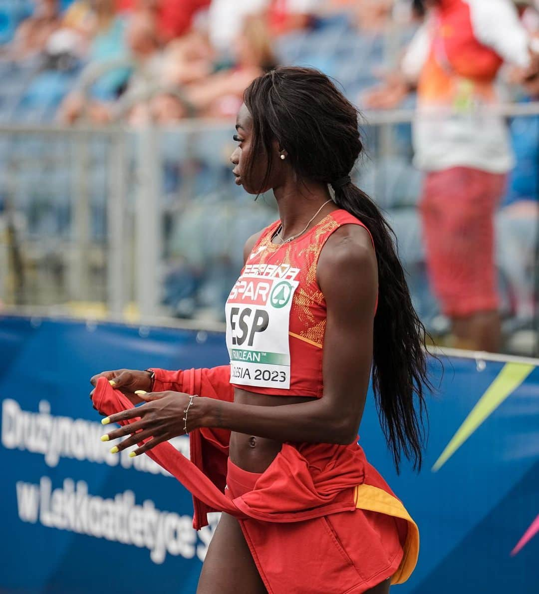 Fatima Diameさんのインスタグラム写真 - (Fatima DiameInstagram)「Lets keep fighting ❤️‍🔥  📸: @sportmedia.es」6月28日 3時11分 - fatimadiame