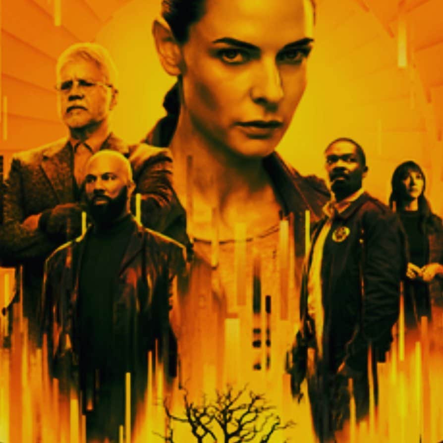 シエンナ・ギロリーのインスタグラム：「🙏 SILO @appletv Didn’t know what to watch after Succession but LOVE this…apart from the fear of waiting to see if my story works well enough for the whole beautiful thing  @officialrebeccaferguson you are sublime 💓#latetothepartybutnotthefun」