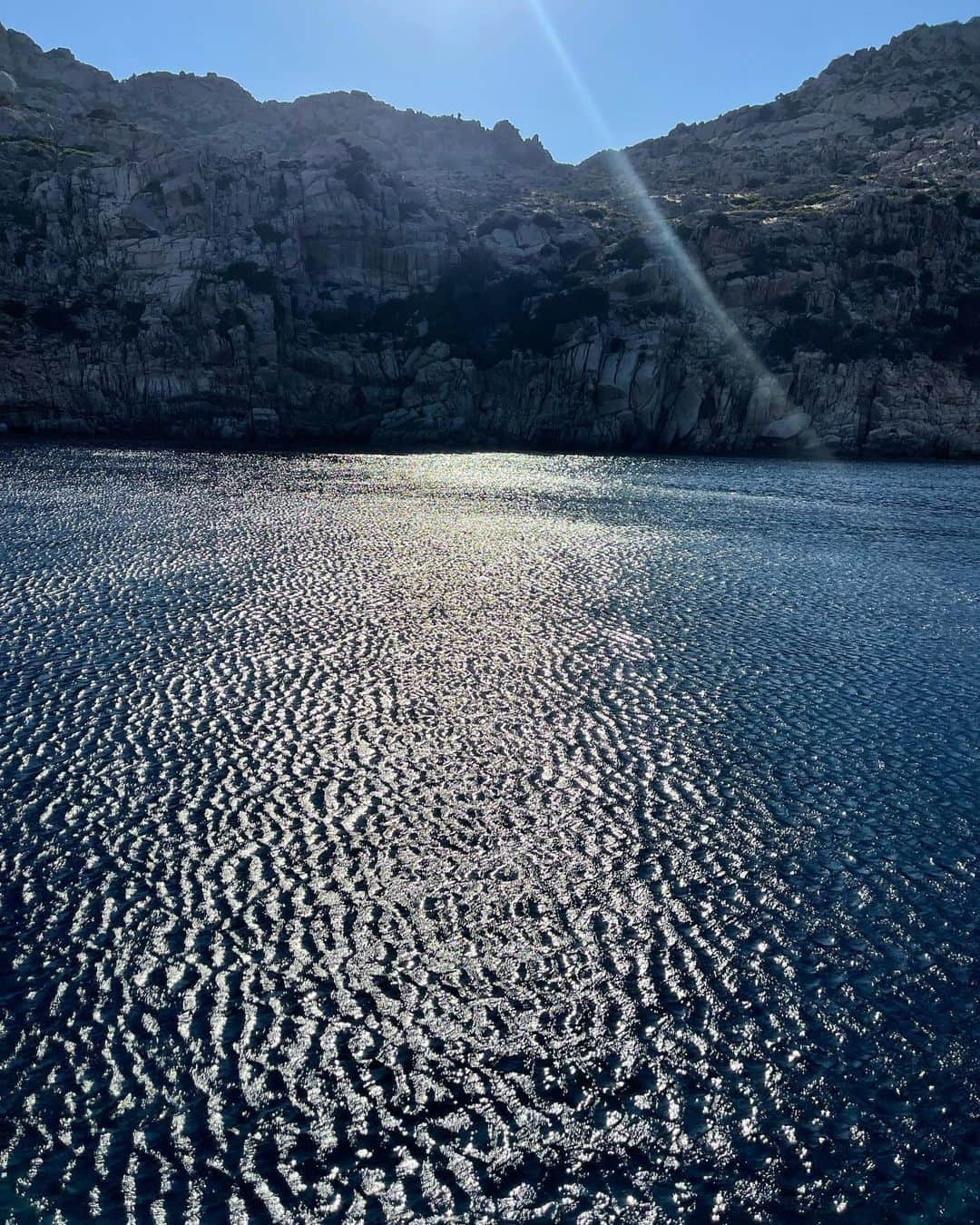 エリク・ラメラさんのインスタグラム写真 - (エリク・ラメラInstagram)「Disfrutando con buena compañía🫶❤️🌊☀️」6月28日 4時29分 - eriklamela