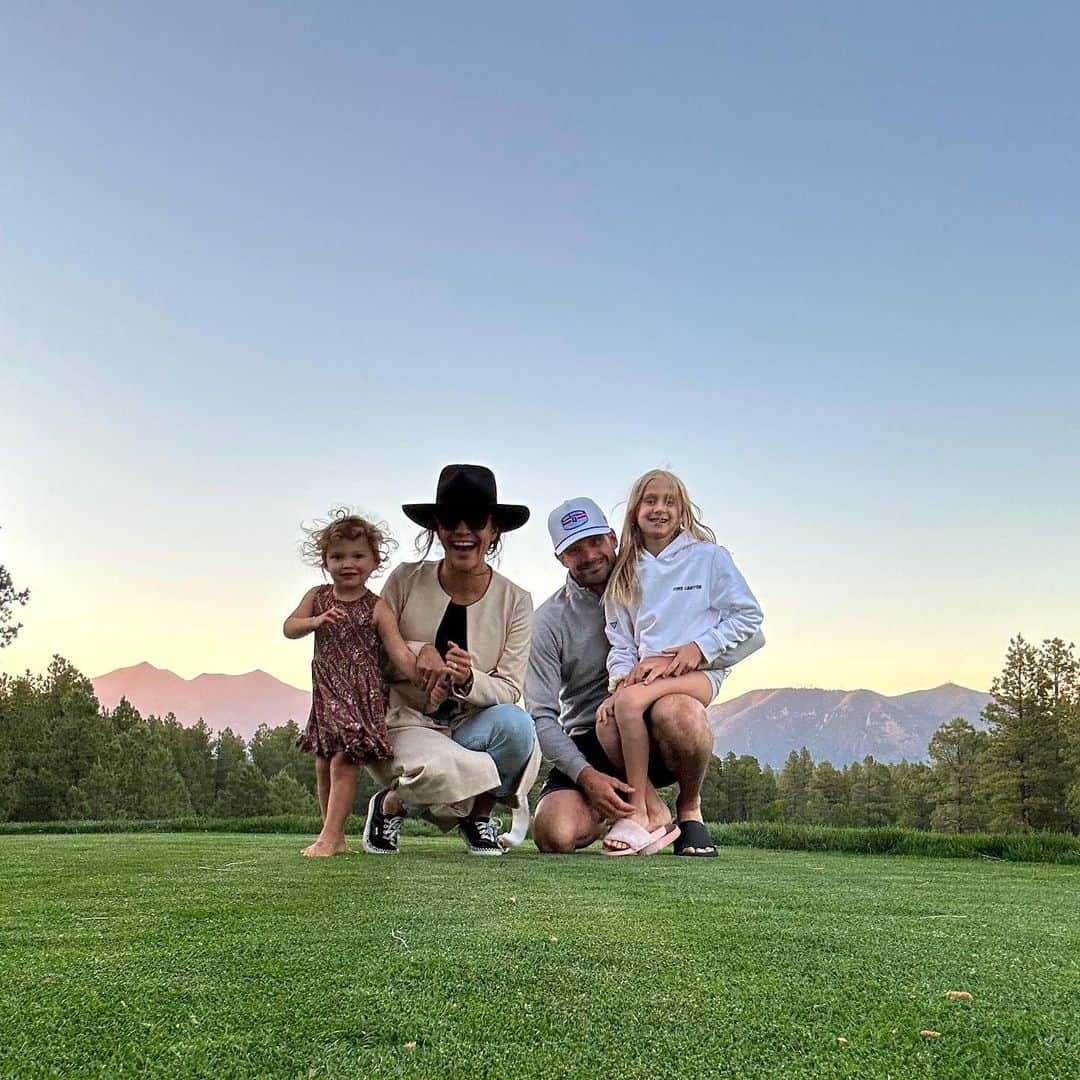 ジェシカ・ゾアのインスタグラム：「We were taking an afternoon cruise … stoping and looking for random flowers, setting the 10 second timer on the phone to take photos, guessing what animal  would live by certain trees, played duck duck goose… just the 4 of us in nature:) and I gotta tell you… nothing is better than that with people you love. Making up silly things and laughing - find people you can do random easy stuff with that will leave memories in your heart forever.  We then went home and Brad beat us in twister and I’m still not over it…Okay bye」