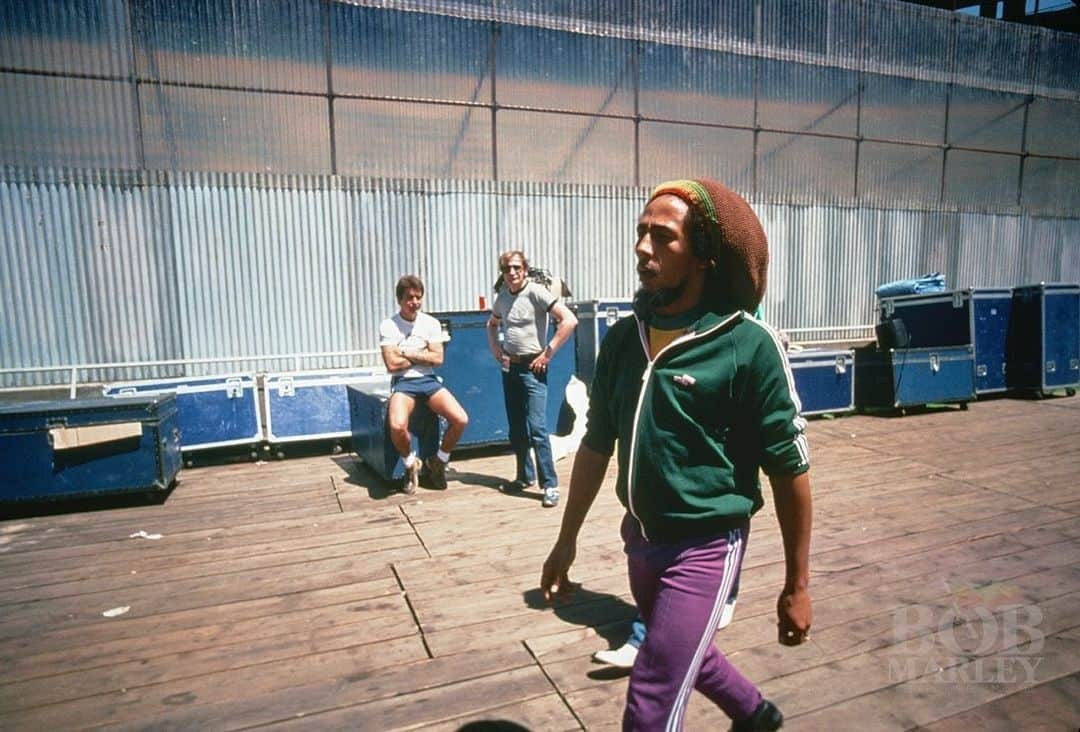 ボブ・マーリーさんのインスタグラム写真 - (ボブ・マーリーInstagram)「Today in 1980, Bob Marley played Italy’s largest concert ever, with an estimated 110,000 people in attendance at Milan’s Stadio San Siro on June 27th during the Uprising Tour! #todayinbobslife #bobmarley  📷 by #LynnGoldsmith ©️ Fifty-Six Hope Road Music Ltd.」6月28日 4時52分 - bobmarley