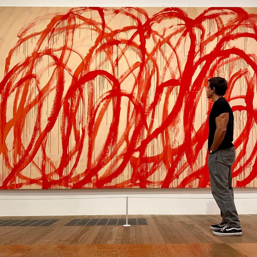 のインスタグラム：「First slide is Twombly, then Richter, Pollock, Soulages .. and more! Which artwork here is your favourite? (Yes one of them is a small pile of sand!)」
