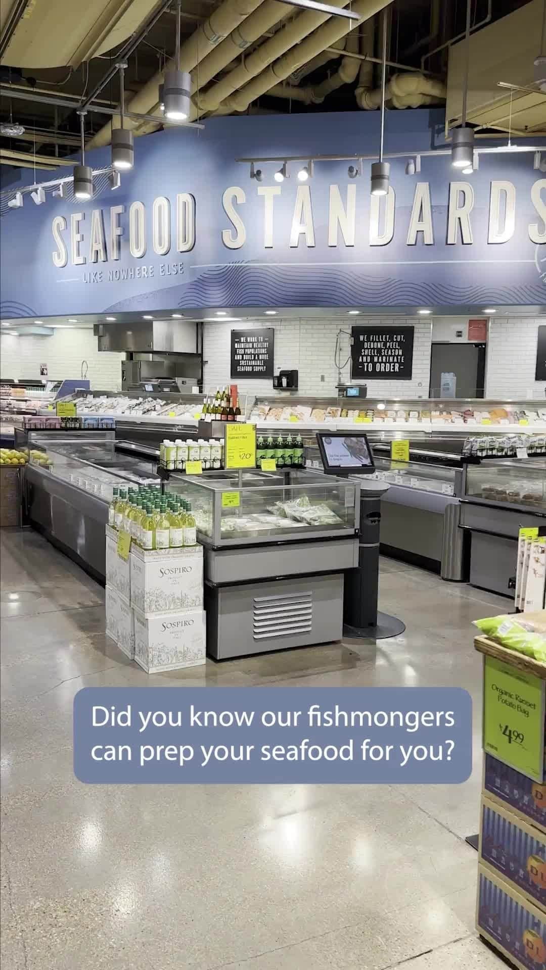 Whole Foods Marketのインスタグラム：「Our seafood expertise meets your convenience. 🦞🐟🦐」