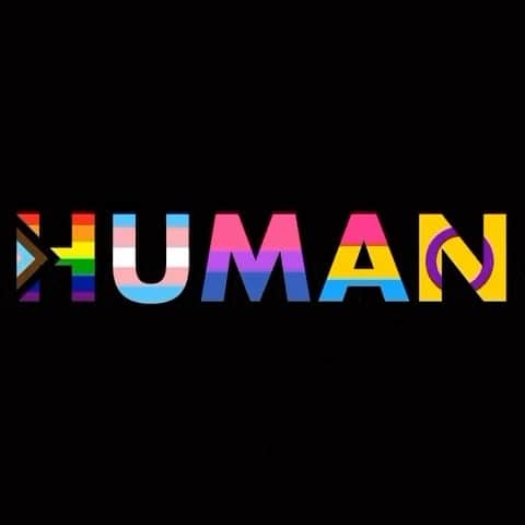 アダム・ランバートのインスタグラム：「It’s Pride and I am proud to celebrate and stand in solidarity with the LGBTQ+ community. Sadly, attacks against this community have risen in LA and across the country, especially targeting the trans community, so I wanted to share info about @LAvsHate and the resources they provide. This program allows anyone in LA County to report hate by calling 211 for access to free resources and support services.   I stand with LA vs Hate for the Summer of Solidarity because our unity is stronger than hate. #LAvsHate #Pride #summerofsolidarity」