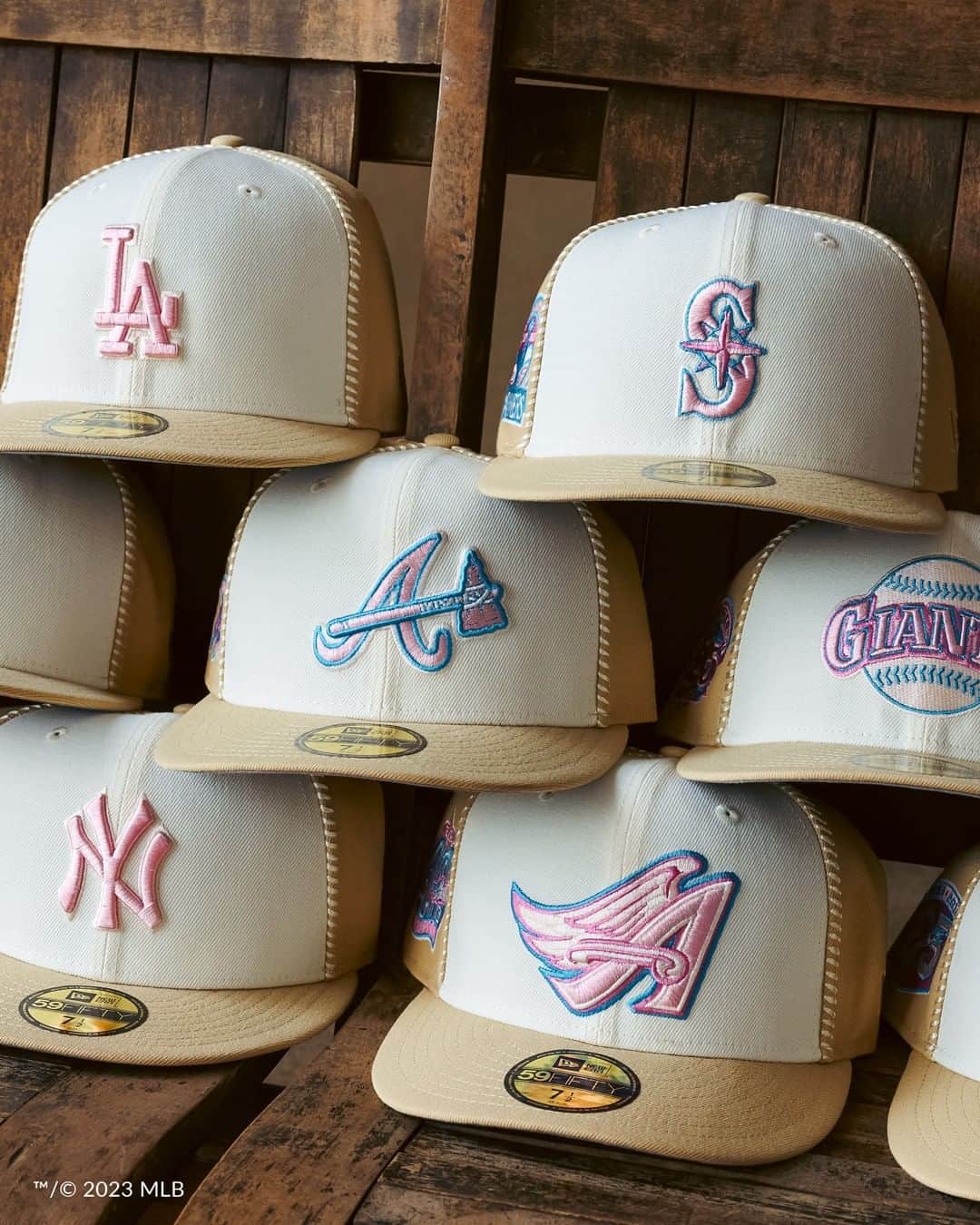 ニューエラ・キャップのインスタグラム：「Upgrade your style with bold stitching and pops of color. MLB Seam Stitch is available now in select teams.」