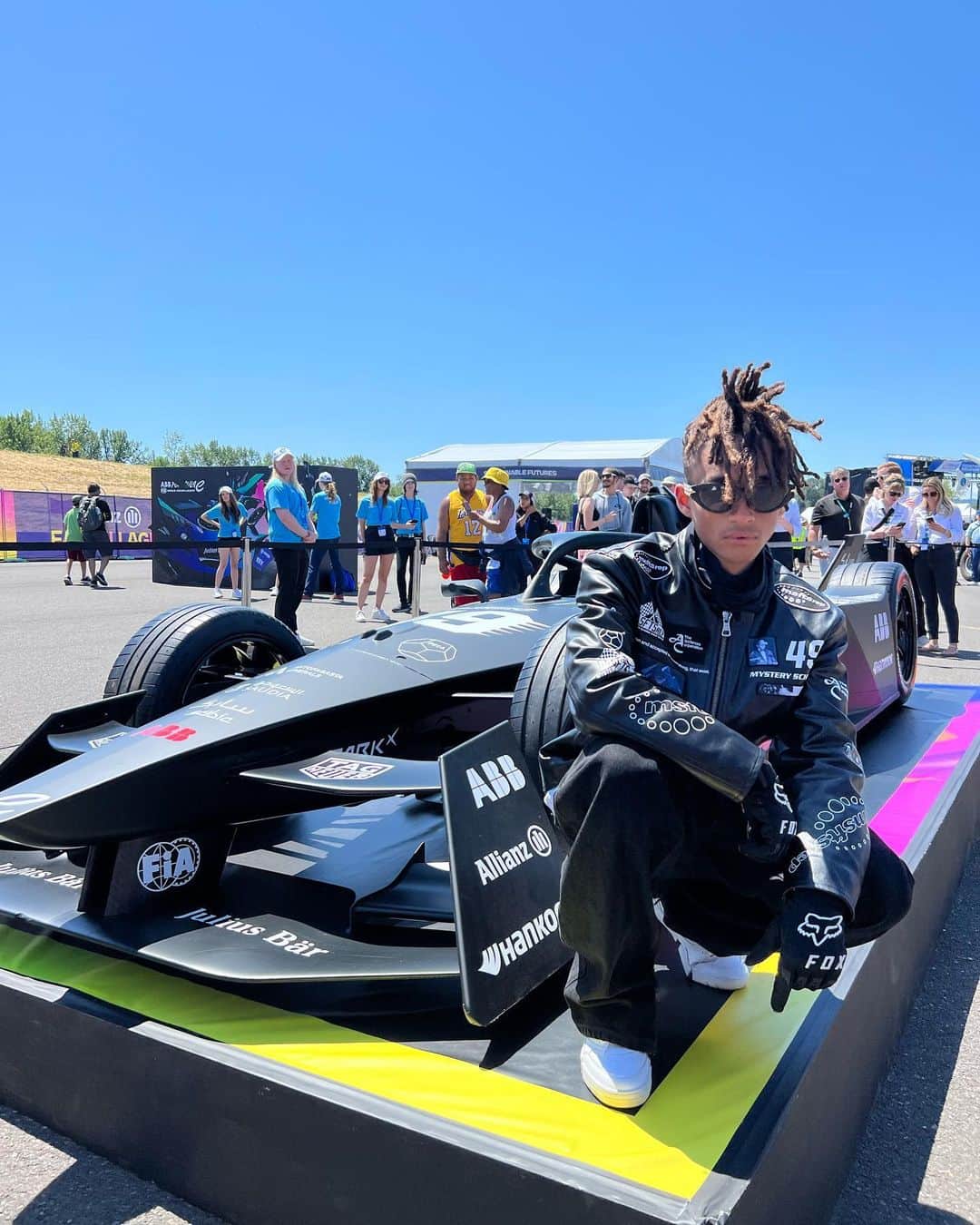 ジェイデン・スミスさんのインスタグラム写真 - (ジェイデン・スミスInstagram)「Electric Cars Are The Future, @fiaformulae Is At The Forefront Of Pushing That Technology Even Further And Making It Easier For The Car Companies Of The World To Make Even Better, Faster Electric Cars With More Efficient Batteries, Better Energy Usage, And Faster Charging With Stronger Light Structures. They Are Doing Soo Much For Electric Cars And It’s So Fun Lol. I’m So Happy To Be Apart Of The Family And To Design The Wrap On The Gen 3, It Was A Dream Come True.」6月28日 5時26分 - c.syresmith