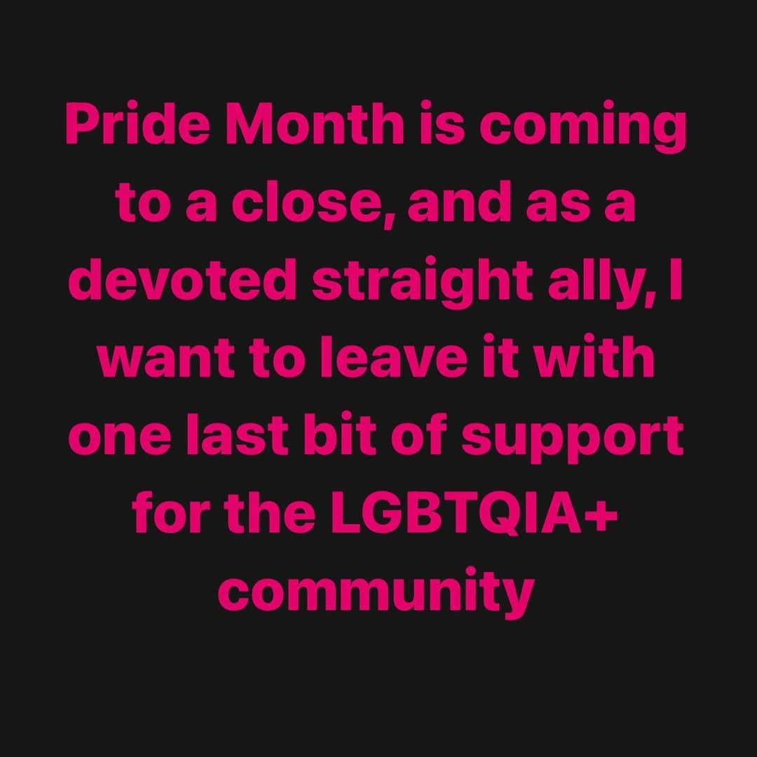 スコット・ローウェルのインスタグラム：「Happy #pride !!」