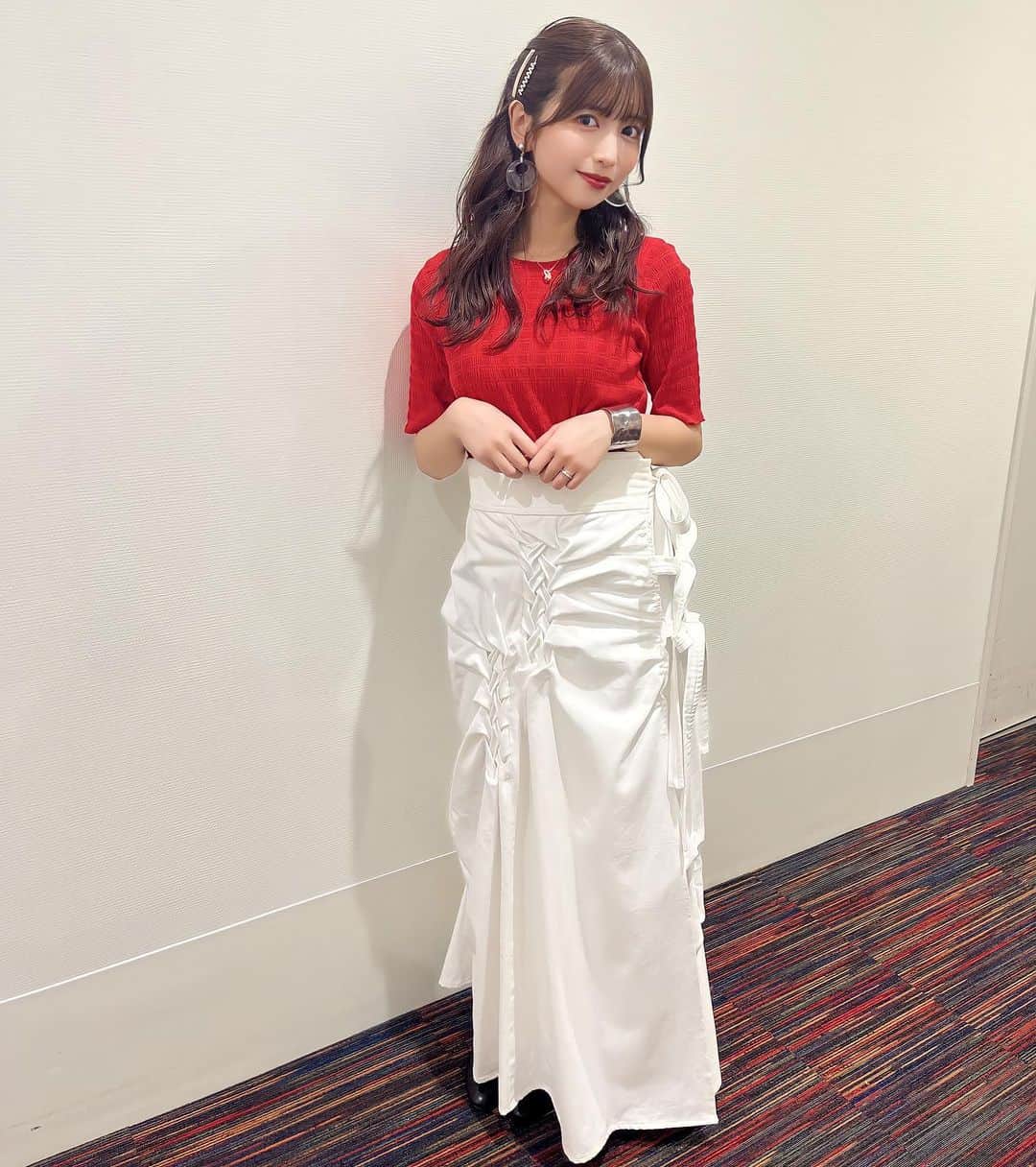 ゆんのインスタグラム：「テレビ朝日「マッドマックスTV論破王」 ありがとうございました🐥🫧🫧  ディベート対決楽しかった〜！  衣装どこの〜？って沢山聞いてもらえてたのでブランド載せておきます ( ᐢ˙꒳​˙ᐢ )」