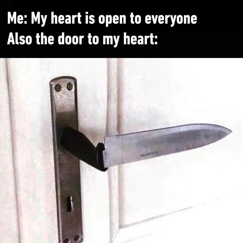 9GAGさんのインスタグラム写真 - (9GAGInstagram)「stay away  - #heart #connecting #social #trustissues #memes #9gag」6月28日 7時01分 - 9gag