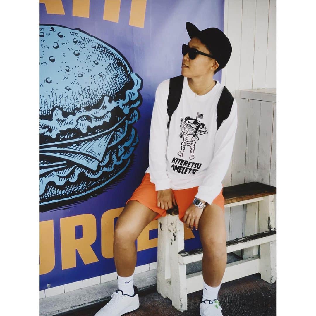 佐山万里菜のインスタグラム：「毎日ジメジメ、ムシムシで仕事からかなり汗だくだぁー💦💦💦 外仕事、真夏より今時期の方が疲労感凄いの…… なーぜなーぜ？ 最近特に…仕事かトレーニングか睡眠か料理しかしてないなぁ🥺 たまには息抜きが必要だな😍  梅雨が終わったら夏だぁー🌞 よしっ‼️今日も仕事&トレーニングだ👊 幸せ感じながら全力出しきって今日を終わろう✨  🎶今日を生きる　全ての人に 幸せだと思える瞬間がありますよーに🎶  #写真#海好き #アスリート#筋肉 #腹筋 #トレーニング #感謝 #ライフスタイル#いいね #ボクシング #instagood #サッカー #story #ボクシング女子 #言霊 #workout #girlsoccer #夢 #boxing #soccer #champion #training #good  #試合 #スポンサー募集　#goodvibes  #fashion #私服 #off #海外」