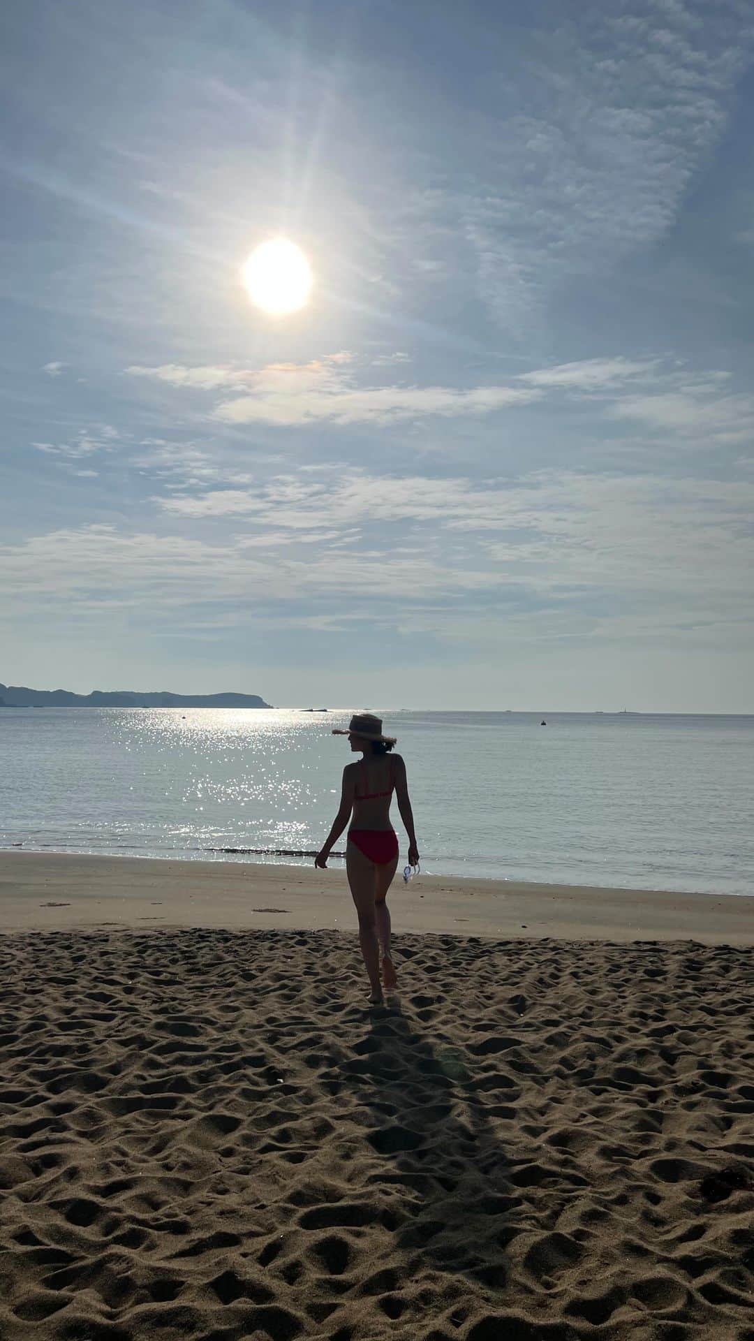 屬美於のインスタグラム：「なぜお尻にこだわるのか？  暑くなってきて、最近疲れを感じる方も多いのでは？  尻トレのメリットについてお話ししながら指揉みをみんなとする朝💓☺️🙏  #アシュタンガ  #アシュタンガ正式指導者  #yogini  #ヨギーニ  #自分らしく  #ミオヨガスタイル #mioyoga style」