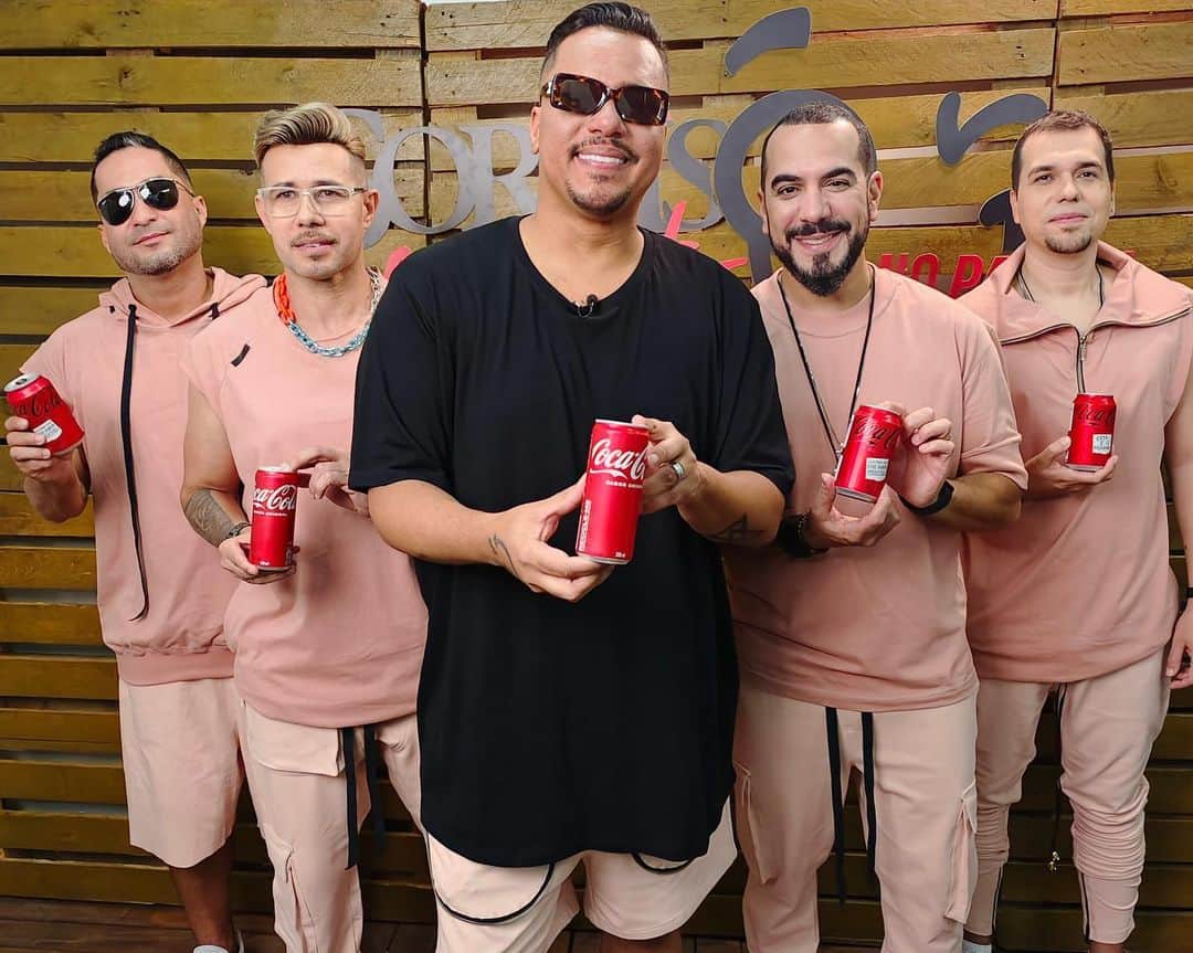 Sorriso Marotoのインスタグラム：「Valeu @cocacola-br, por sempre estar presente nos nossos melhores momentos.✌🏽♥️」