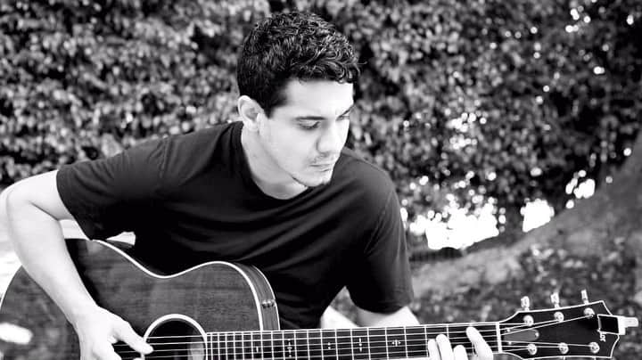 エリス・ガベルのインスタグラム：「Master. First 2 verses. Thank you please.🗣️ - - - - #elyesgabel #singersongwriter」