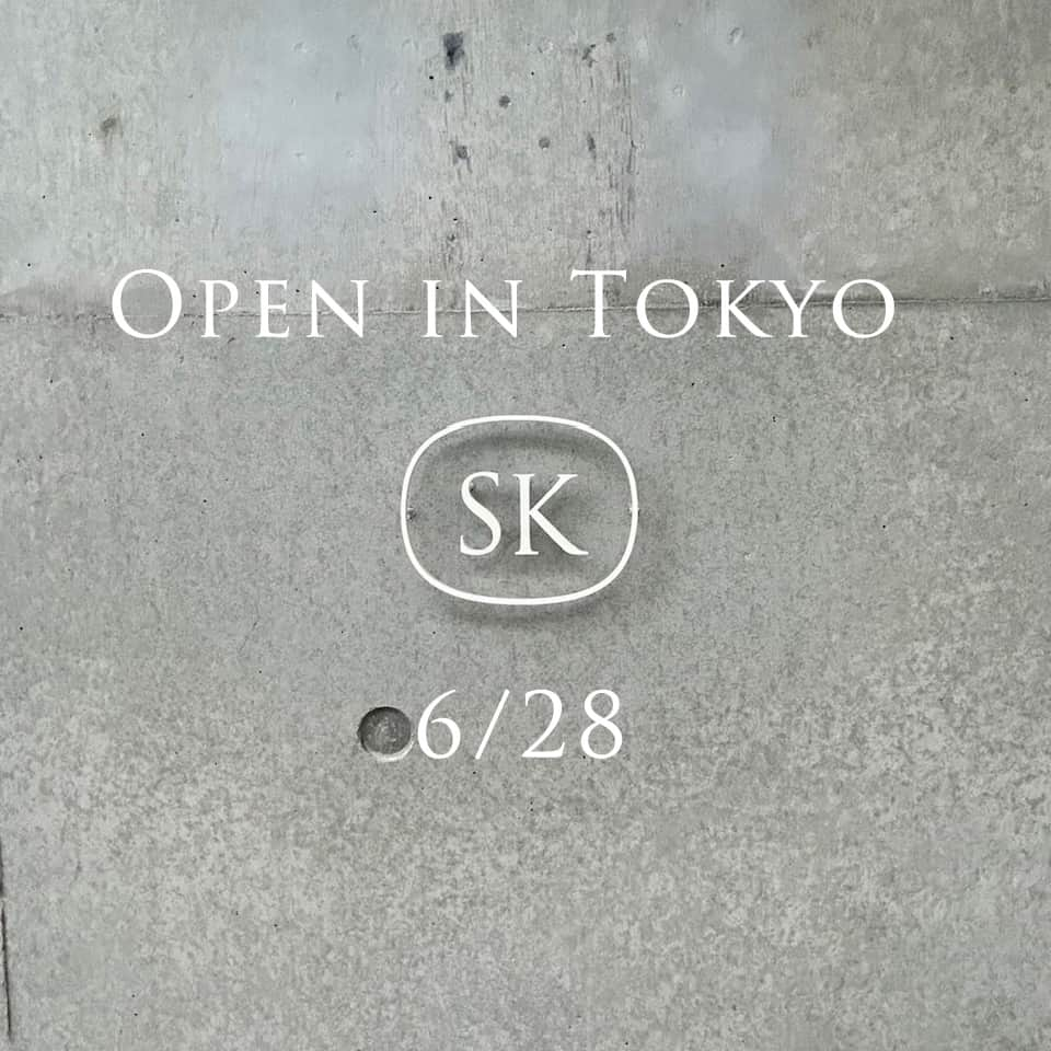 サトミ カワキタのインスタグラム：「We are thrilled to announce the opening of Satomi Kawakita Jewelry's first-ever retail store in Tokyo, Japan. This summer, Satomi's lifelong dream will come true as her exquisite jewelry creations find a new home in the heart of Tokyo.⁠ ⁠ Celebrating 21 years since Satomi moved to the United States and 15 years since she first launched her brand, this store opening marks a significant milestone in her journey. It all began in a small bedroom where Satomi discovered her love for jewelry and the art of jewelry making.⁠ ⁠ Satomi's designs blend traditional Japanese aesthetics with contemporary elegance, resulting in breathtaking pieces that tell stories and evoke emotion. What sets Satomi Kawakita Jewelry apart is its unwavering commitment to ethical and sustainable practices. Each piece is meticulously crafted using responsibly sourced materials and environmentally conscious production methods. Satomi believes that beauty should never come at the expense of our planet, and her jewelry reflects that ethos.⁠ ⁠ The new store will be a sanctuary of craftsmanship, where you can immerse yourself in the beauty and artistry of Satomi Kawakita Jewelry. From delicate engagement rings to unique statement pieces, each creation is meticulously crafted with utmost care.⁠ ⁠ Our hope is that this store becomes a space where connections are forged, where objects and people intertwine, and where new stories are woven.⁠ ⁠ We can't wait to welcome you to this extraordinary space, where Satomi's vision will come to life.⁠ ⁠ Join us as we celebrate Satomi's incredible achievements and embark on this exciting journey together.⁠ ⁠ Thank you so much for all of your support and we are so grateful to have this opportunity.⁠ ⁠ ⁠ Satomi Kawakita Tokyo⁠ 1st Floor A, N building 5-13-4 Minami-Aoyama, Minato-ku, Tokyo Japan 107-0062⁠ 03-6427-6899⁠ ⁠ Open: 12-7pm⁠ Closed: Monday and Tuesday⁠ (*Satomi will be at the store until Saturday 7/8)」