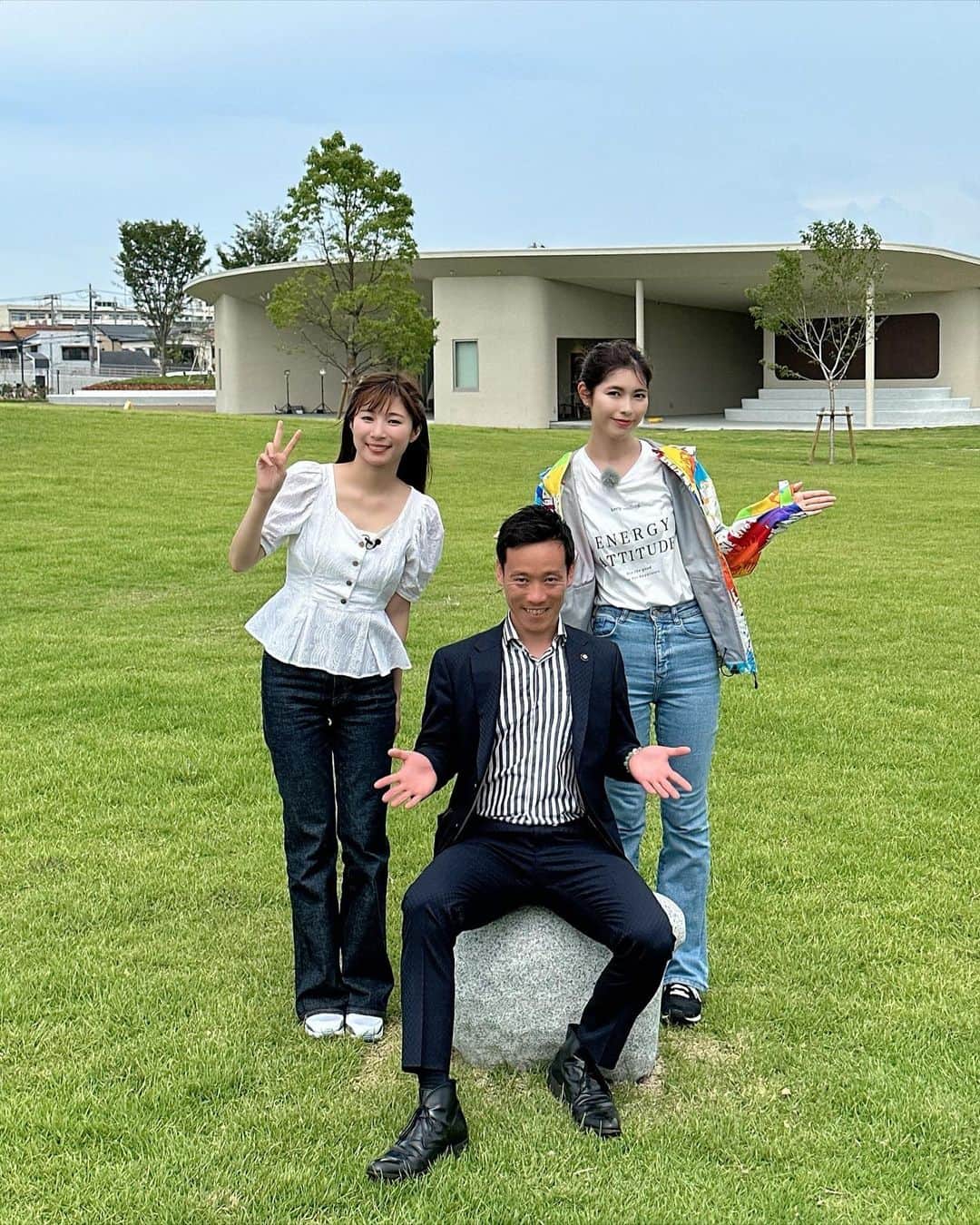 Yuika Matsuさんのインスタグラム写真 - (Yuika MatsuInstagram)「#LIVEニュースレポ @jcom_sakai   中継シーンのムービーも少しあります…📽  　 泉大津市に昨日オープンしたばかりの公園 《シーパスパーク》🐑 から今日のjcomはお届けしました🎤 　 なんと、南出市長も出演して頂き このシーパスパークが出来るまでの思いや、 これからこの公園をどう活用していって 欲しいかなどお話しして下さいました☺️  　 公園全体の大きさはおよそ3.5 ヘクタール！ 　 すごく大きい芝生広場に 子供達が自由に遊べる芝滑りの山🗻 どろんこ遊びができる場所 市民の皆様が収穫体験ができる菜園など……🍅🍆 　 遊び方は無限🤍🤍 　 　 ランニングコースもあるので 子供達はもちろん大人もみんなで 利用できる素敵な公園でしたっ！🏃🏻‍♀️ 　 来週の日曜日(7月9日)オープン記念イベントとして "オープニングフェス"が 9時半〜16時　に開催されます✨ 　 80店舗もの出店されるブースや カラオケ大会 もちろん子供達が楽しめる体験型ブースなど…… 盛りだくさんっ🙌🏻 　 ぜひ遊びに行ってみてくださいね♪     楽しいワクワクした 市民活動を応援する公演 シーパスパークをご紹介しましたー！  　  生放送で地域のリアルな情報を お届けする情報番組 @jcom_sakai  『LIVEニュース』(J:com地デジ11ch)の 中継リポートを担当中🌼 　 ぜひ応援してください〜🥹  \ 次回は6月30日(金曜日)14時〜出演です🎤 / 　 ▷ @jcom_sakai ◁ をフォローすると私達リポーターと キャスターの方々のオフショットや 地域情報が最新で見れちゃうよ！ 　 フォローしてね♡ ~~ ~~~ ~~~ ~~~ ~~~ 　 　 放送見逃したっ！しまった！っという方や、 エリア外で見れないー！という方は 『ど・ろーかる』というアプリでいつでも 視聴可能です👀 ぜひダウンロードして見てほしい🥹💓 　 　  📲 番組は見逃しても視聴できます！ →1日3回の再放送有 →地域情報アプリ『ど・ろーかる』でLIVE配信 　  📺 番組詳細 ◆放送時間 毎週月～金曜日放送 生放送：14:00〜 再放送：17:00～／20:30～／22:30～ ※放送スケジュール・内容は予告なく 変更となる場合があります ※最新の放送日程については、 電子番組表(EPG)でご確認ください 　 　 番組ウェブサイトは『LIVEニュース JCOM』で 検索してポータルサイトにアクセス 『各エリア放送情報』の『堺／南大阪／和泉・泉大津』ボタンをクリック❗️ 　  @jcom_sakai  #LIVEニュース#LIVEニュース堺 #LIVEニュース南大阪和泉泉大津 #リポーター#生放送#生中継 #テレビ#TV#堺#堺市」6月28日 19時36分 - yuika00802