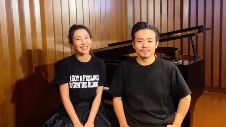木嶋真優のインスタグラム：「▼2023 7.16 sun. @ ブルーノート東京 1st 16:30 2nd 19:30 ▼2023 7.8 sat.　札幌文化芸術劇場 hitaru18:00- 動画撮るのにカンペもないのに私だけ棒読みなのが謎ですが。笑 只今絶賛リハ中 with 大林武司さん🎹 大林さんがちょっとすごすぎてリハ中に　😳!!! の連続で見どころを一つに絞るのが難しいのですが 今回の札幌とブルーノート東京で弾く新曲について。 大林さんしか書けないだろうなという 世の中でよく耳にしたり、 どこにも転がっていない、 まさに色々なジャンルの融合になっています。 今までいくつかのジャンルを行き来する作りは耳にしても あー融合するとこうなるんだな、と。 その分純クラシック脳では到底不可能の連続で 正直私の人生一、難しいですが。笑 この作品を産み出してくれた大林さんに感謝。 みなさんも一緒に 札幌と東京で是非体感して頂けたら嬉しいです✨ ブルーノート東京は 1st 2nd共にいくつかのお席のみになっているのでお早めにチェックしてください🙏 ストーリーに貼ります🙌」