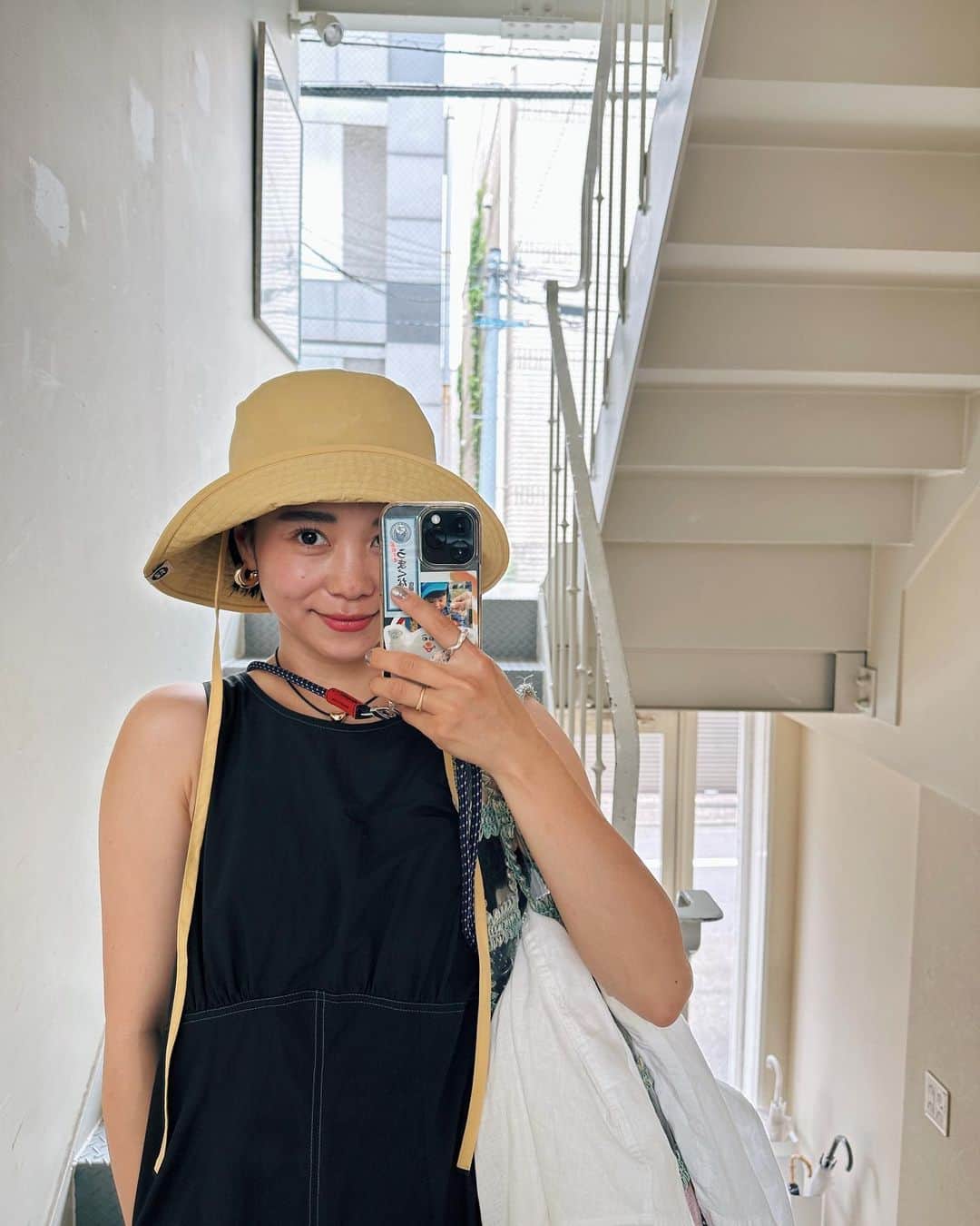 忍舞のインスタグラム：「楽だしすぐ乾きそうなオールインワン 可愛いから お出かけも公園もいけそ💙  #しのぶんコーデ #null. #夏コーデ」